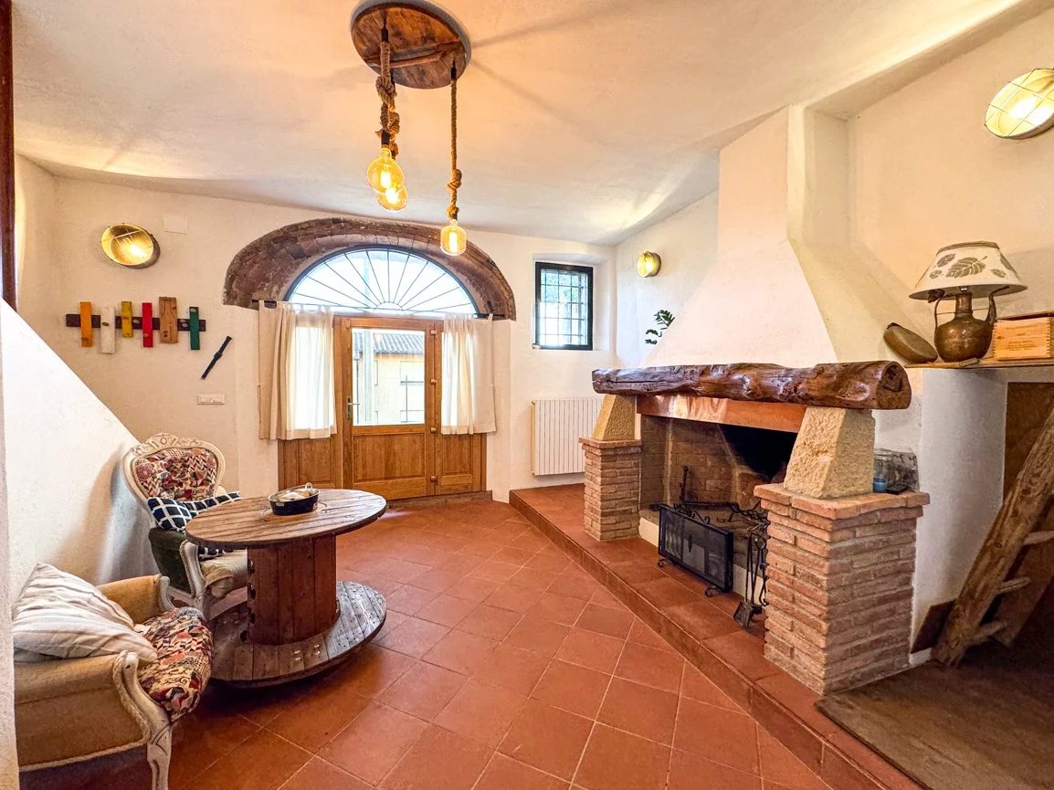 Townhouse with Panoramic Sea Views in the Historic Center