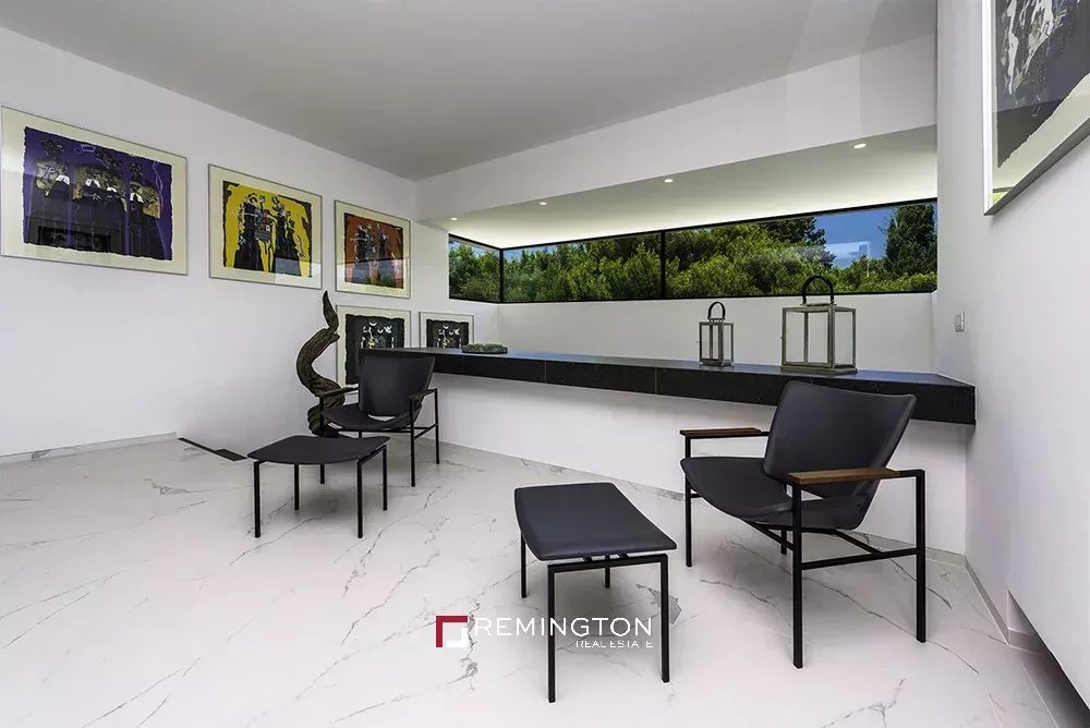 5 Bedroom Villa/Townhouse's Image 20