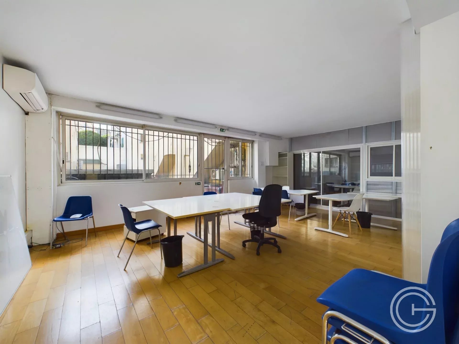 BUREAU DE 285m² - 19 IMPASSE JEANNE MARLIN - COEUR DU PORT DE NICE - Photo 4