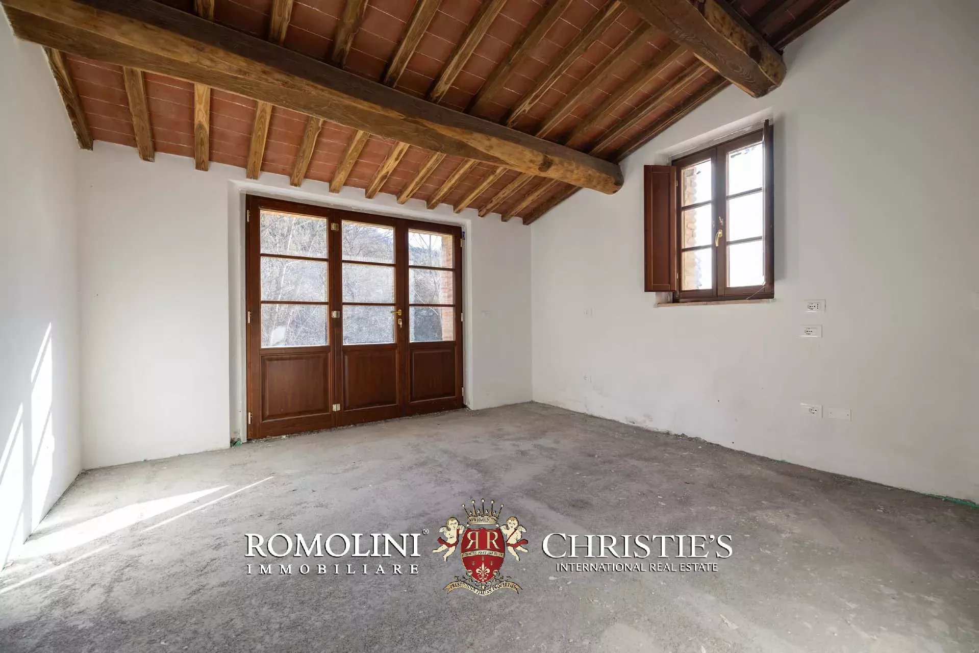 6 Bedroom Villa/Townhouse's Image 9