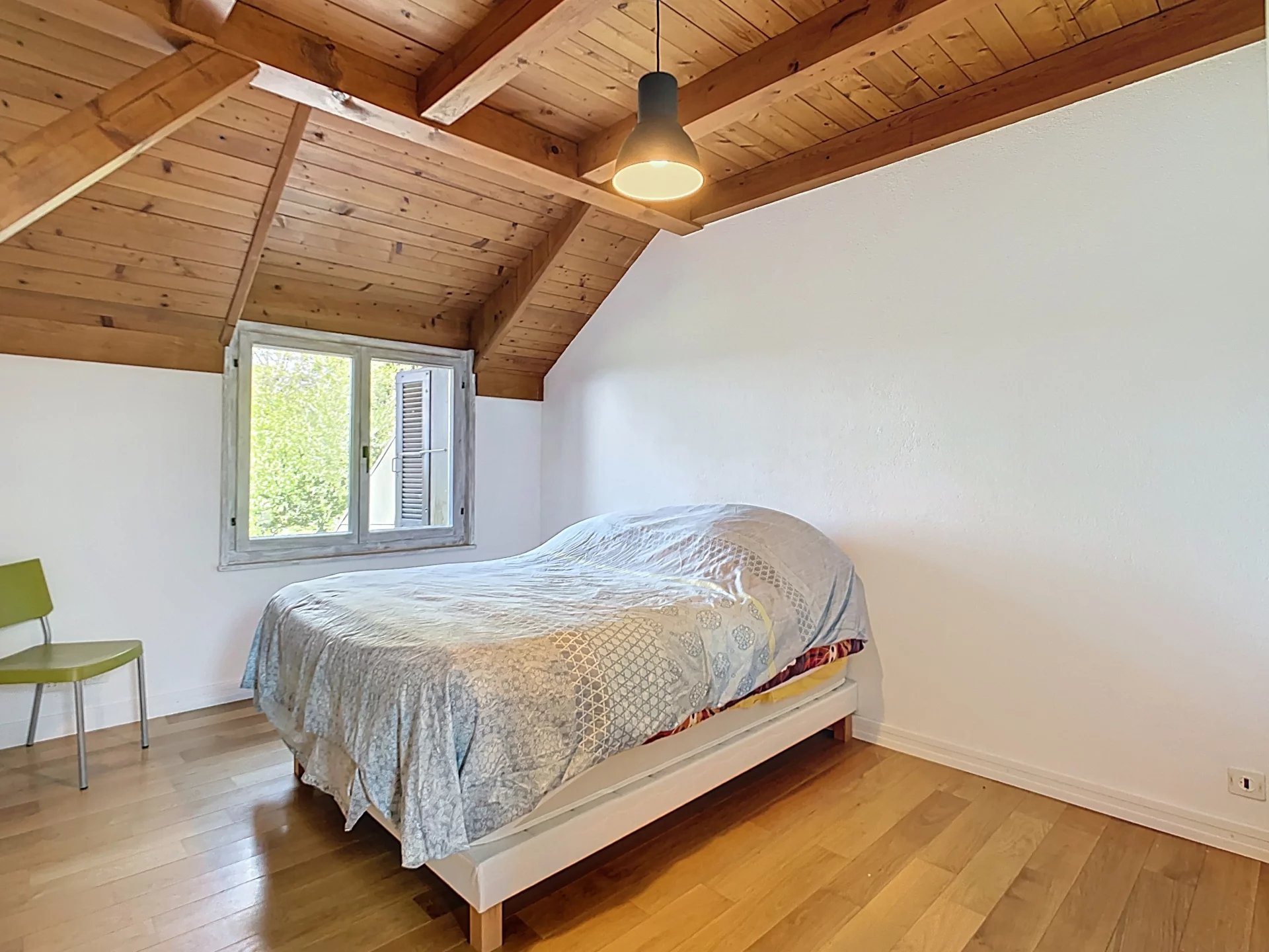 Maison vaudoise avec magnifique jardin