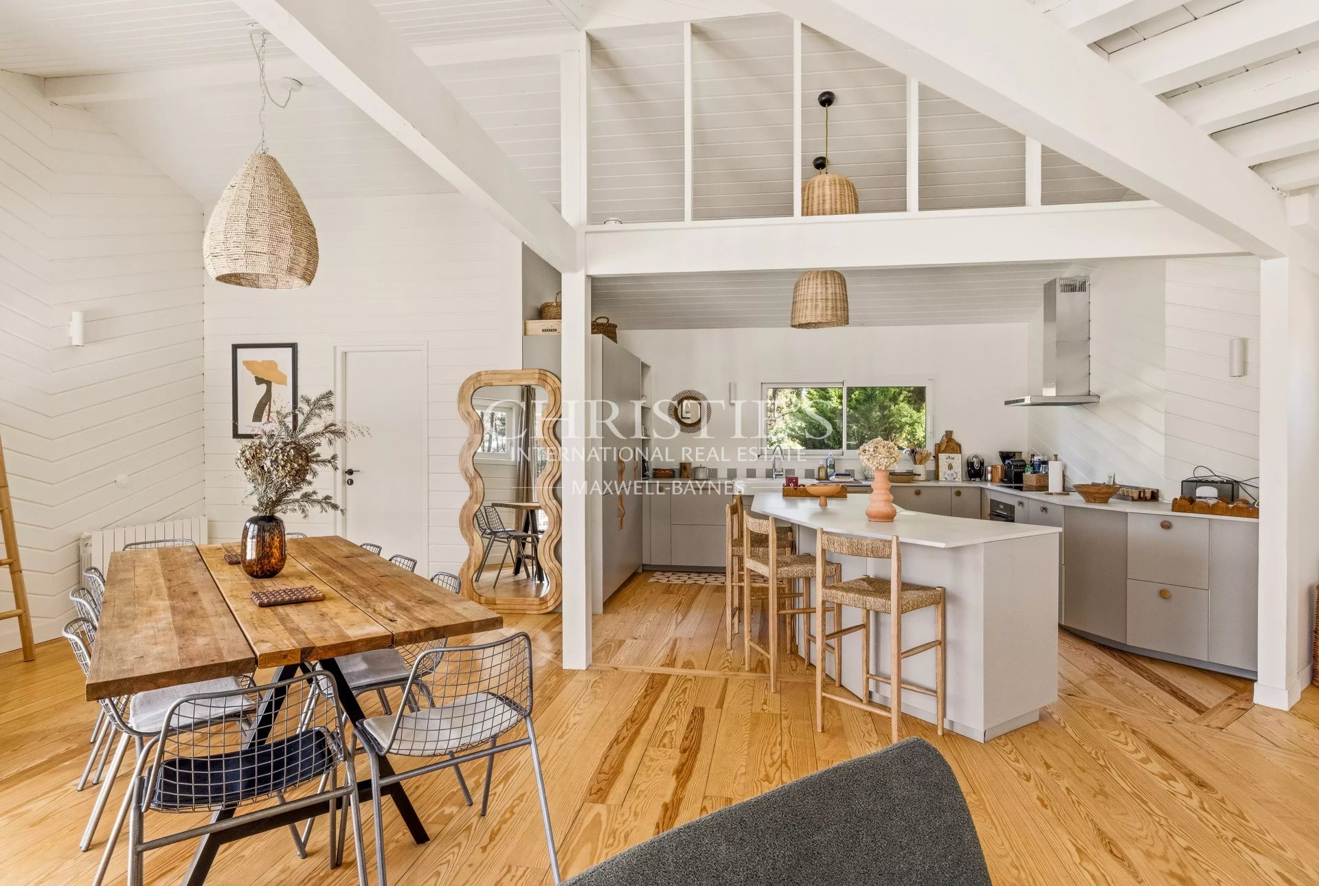 6 Bedroom Villa/Townhouse's Image 5