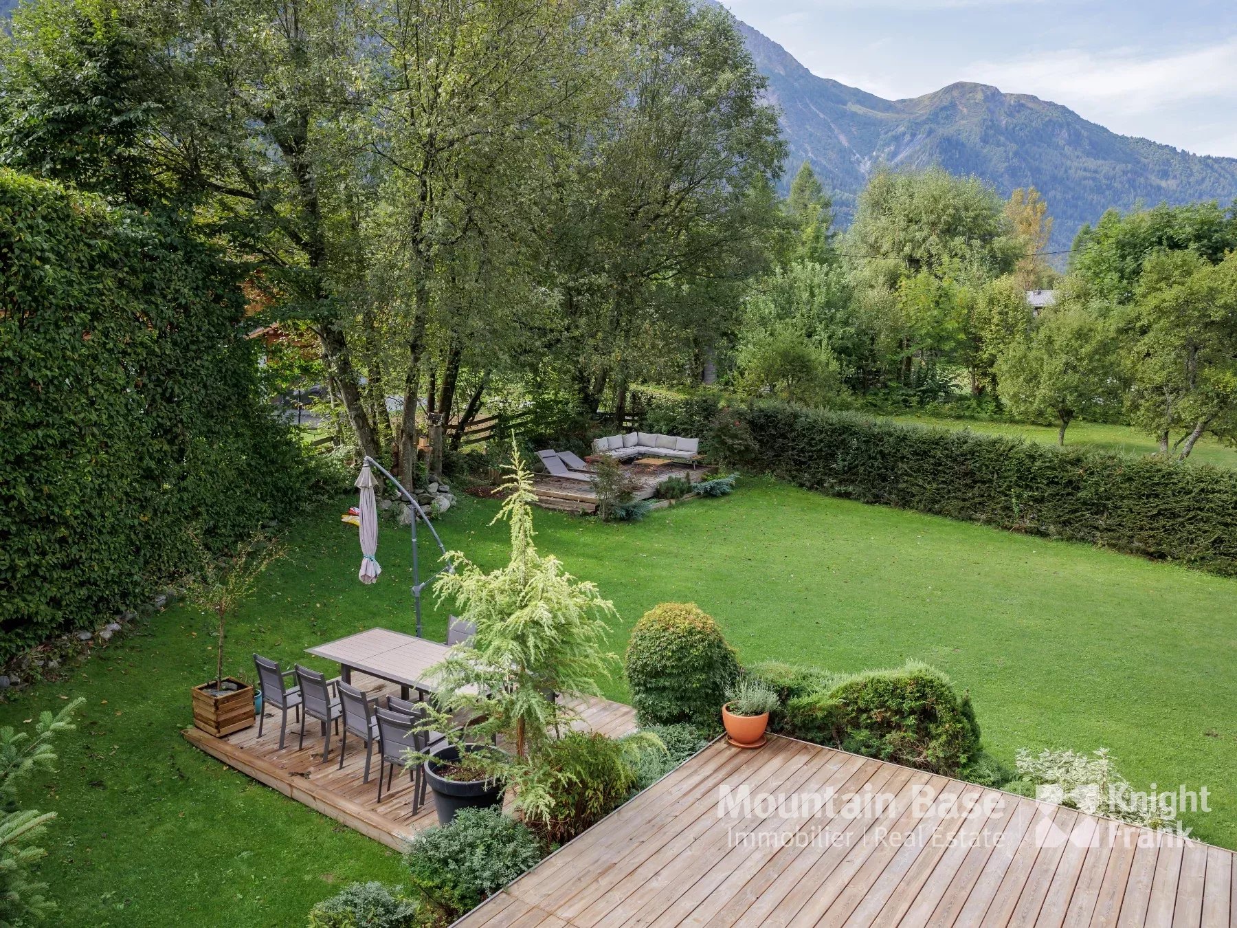 Photo of 5-bedroom house with a good-sized garden situated in Les Bossons