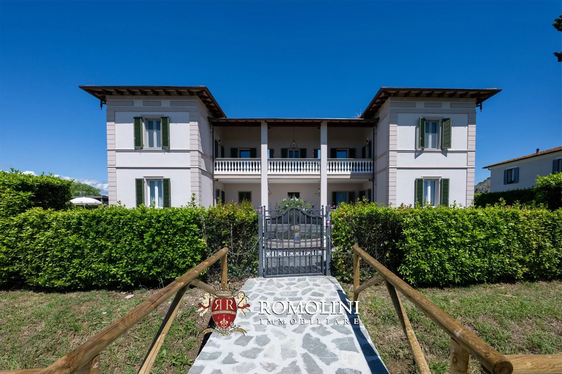 ECO-FRIENDLY VILLA FOR SALE NOT FAR FROM THE SEA, PISA, TUSCANY