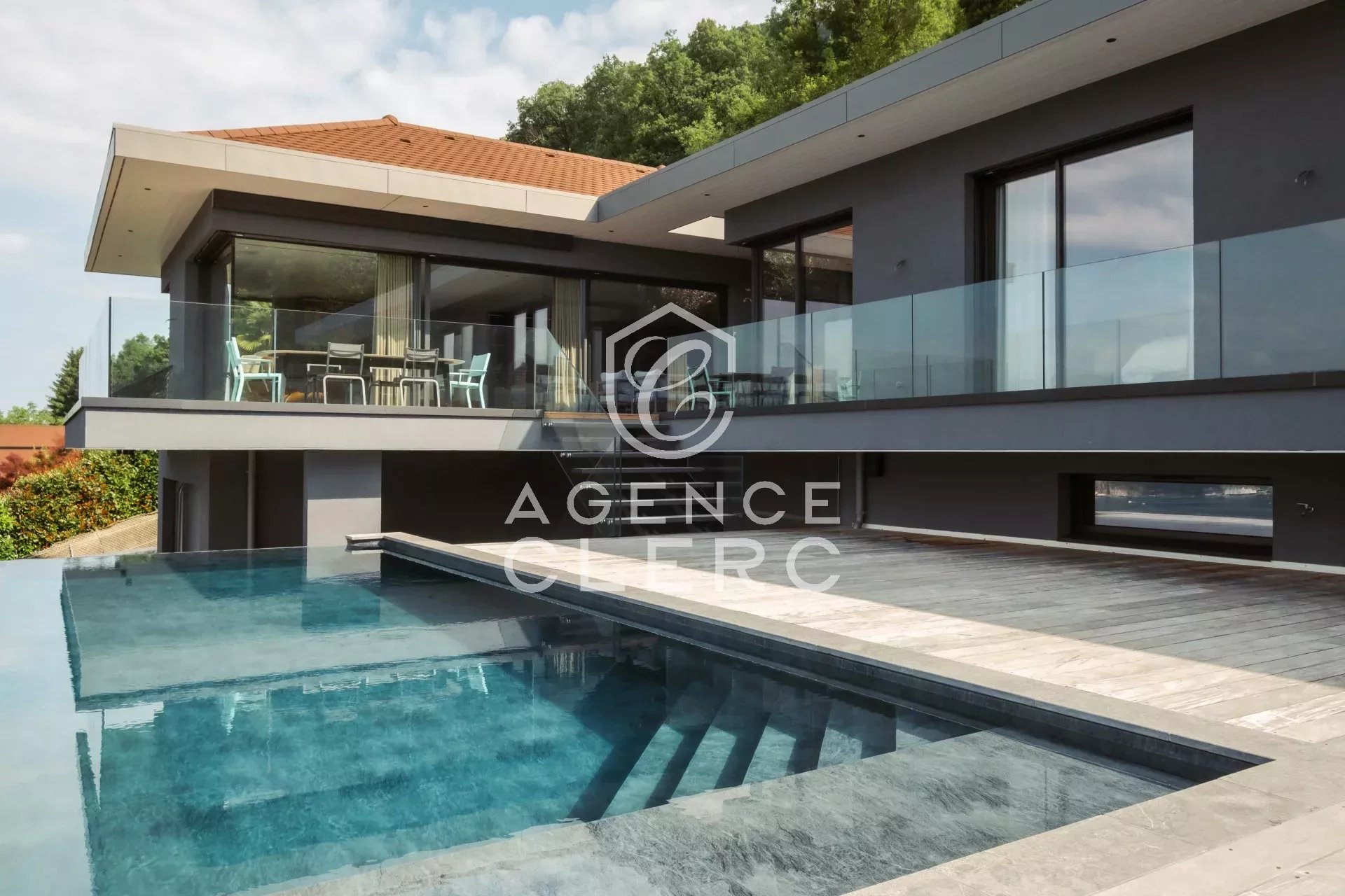 4 Bedroom Villa/Townhouse's Image 6