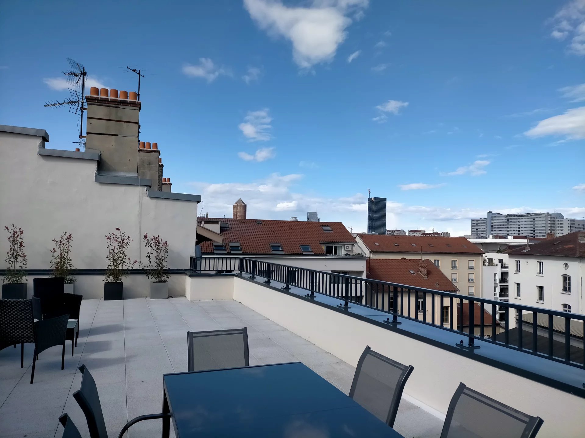 82356001 Location Lyon 7ème