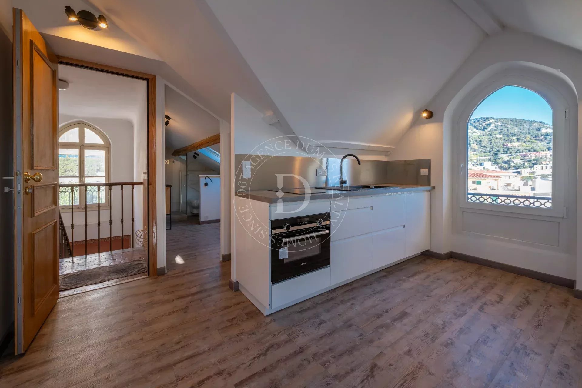 Exclusivité - studio en dernier etage - Photo 2