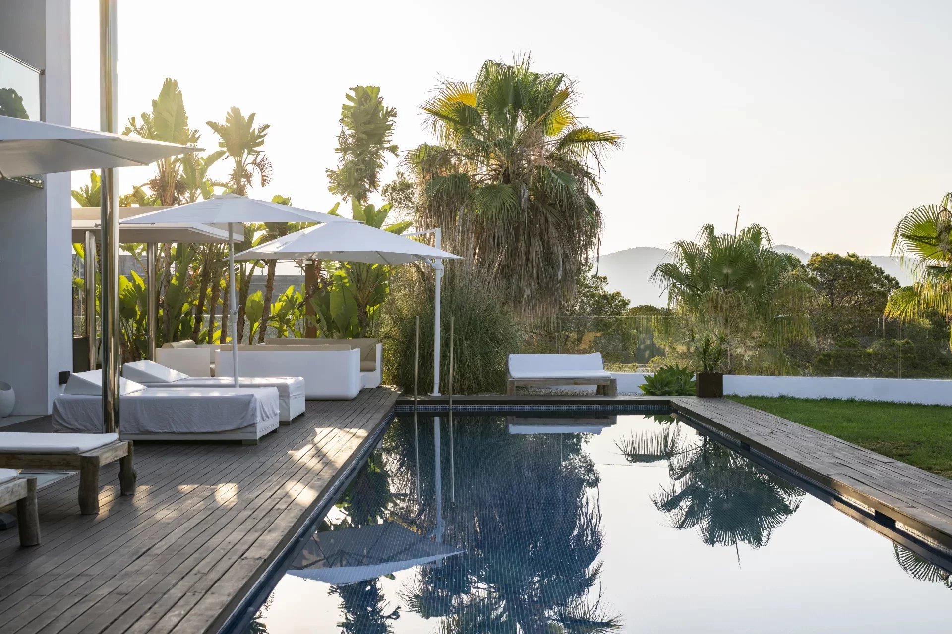 Luxury villa with sea views in the exclusive urbanisation of Vista Alegre.