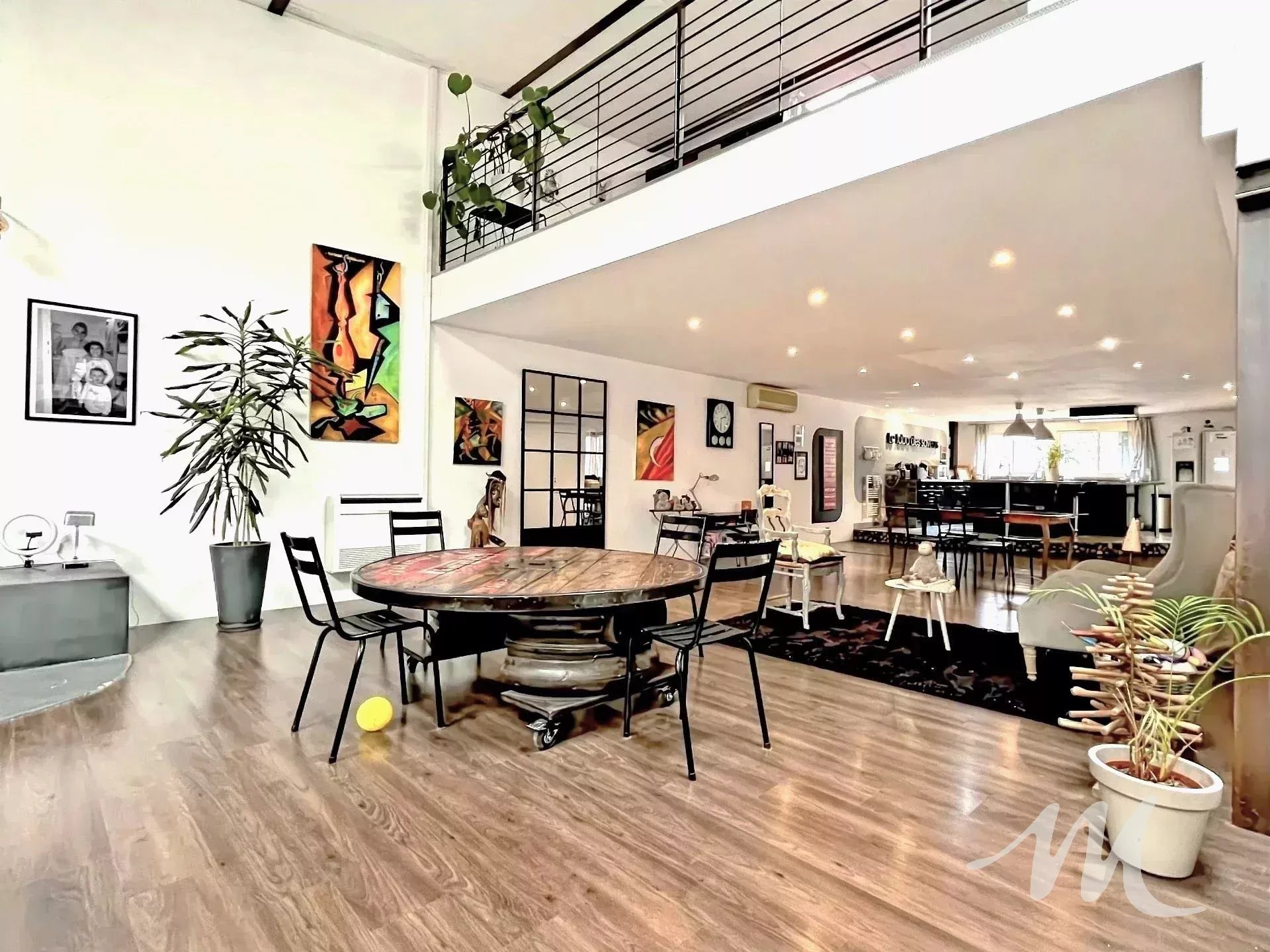 Agence immobilière de 