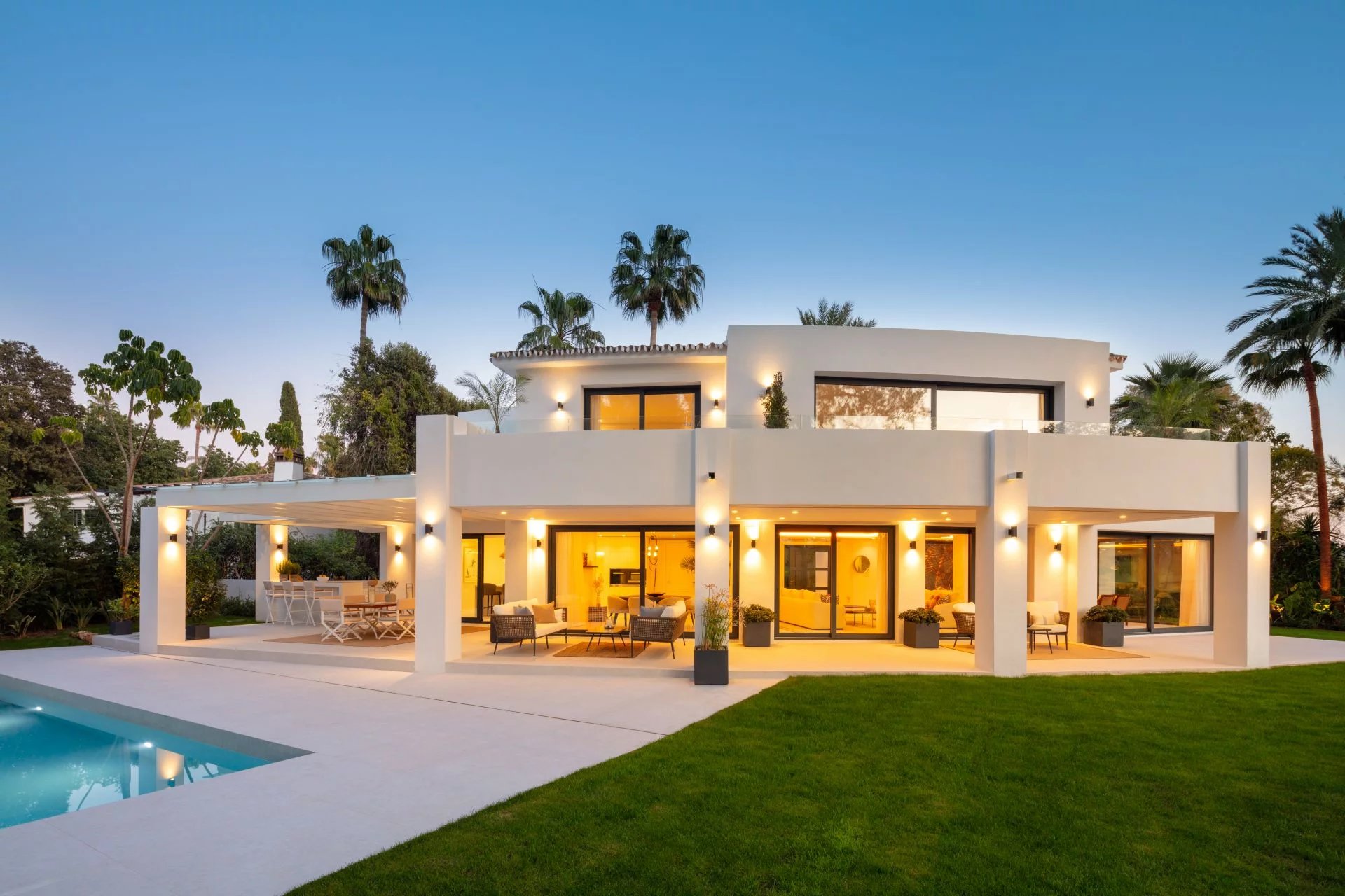 Splendide Villa située dans la banlieue verdoyante de Nueva Andalucia