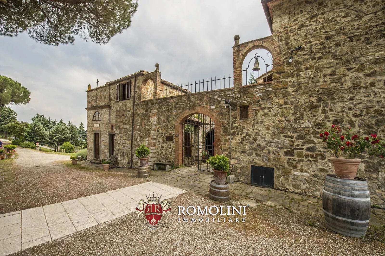 53 Bedroom Vineyard's Image 25