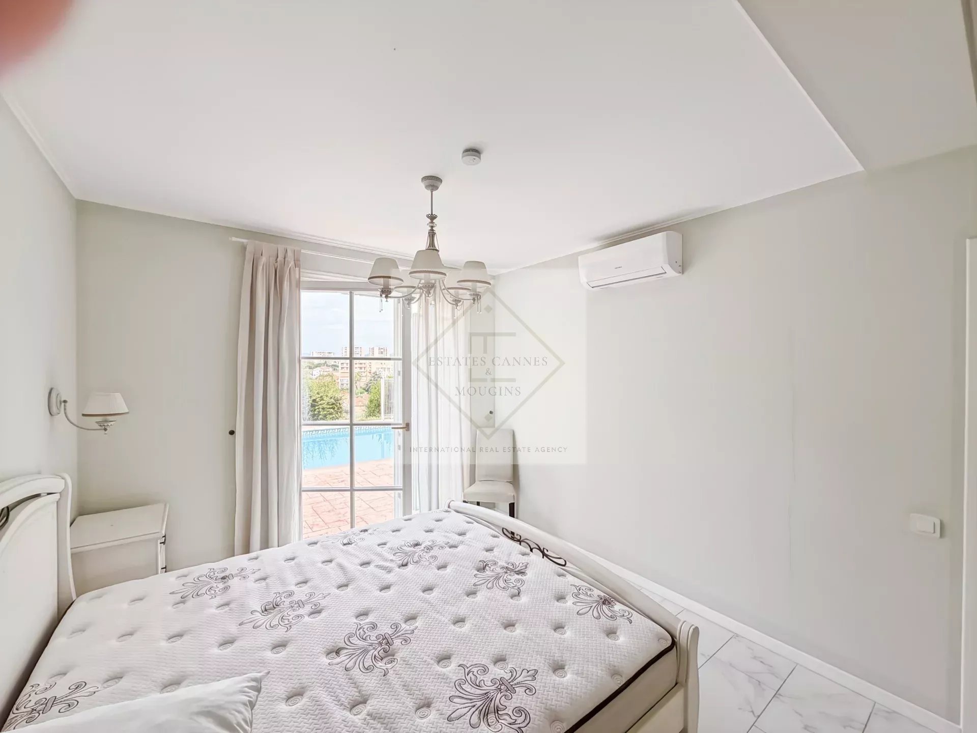 BAS DE VILLA LOCATION ANNUELLE — photo 4