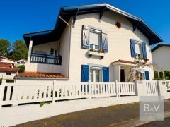 Basque-style townhouse – 5 rooms – 150 m² — photo 1 of 7