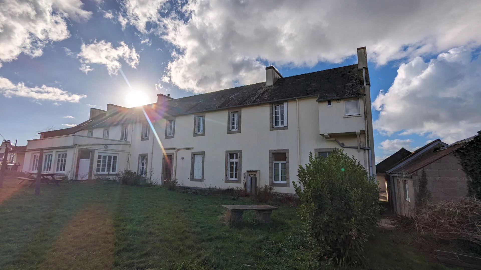 Maison Saint Nic 15 pièce(s) 300 m2