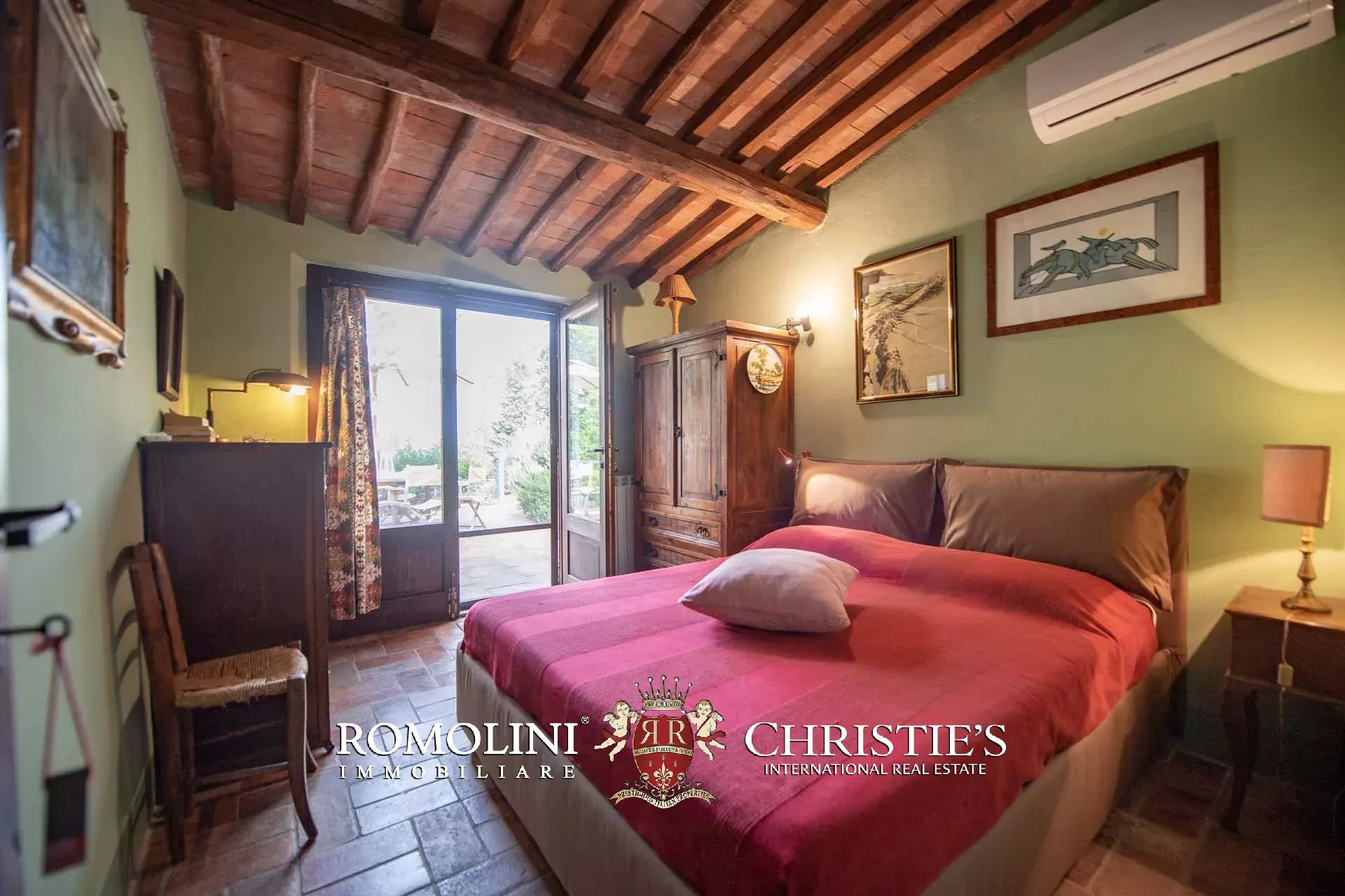 6 Bedroom Villa/Townhouse's Image 29