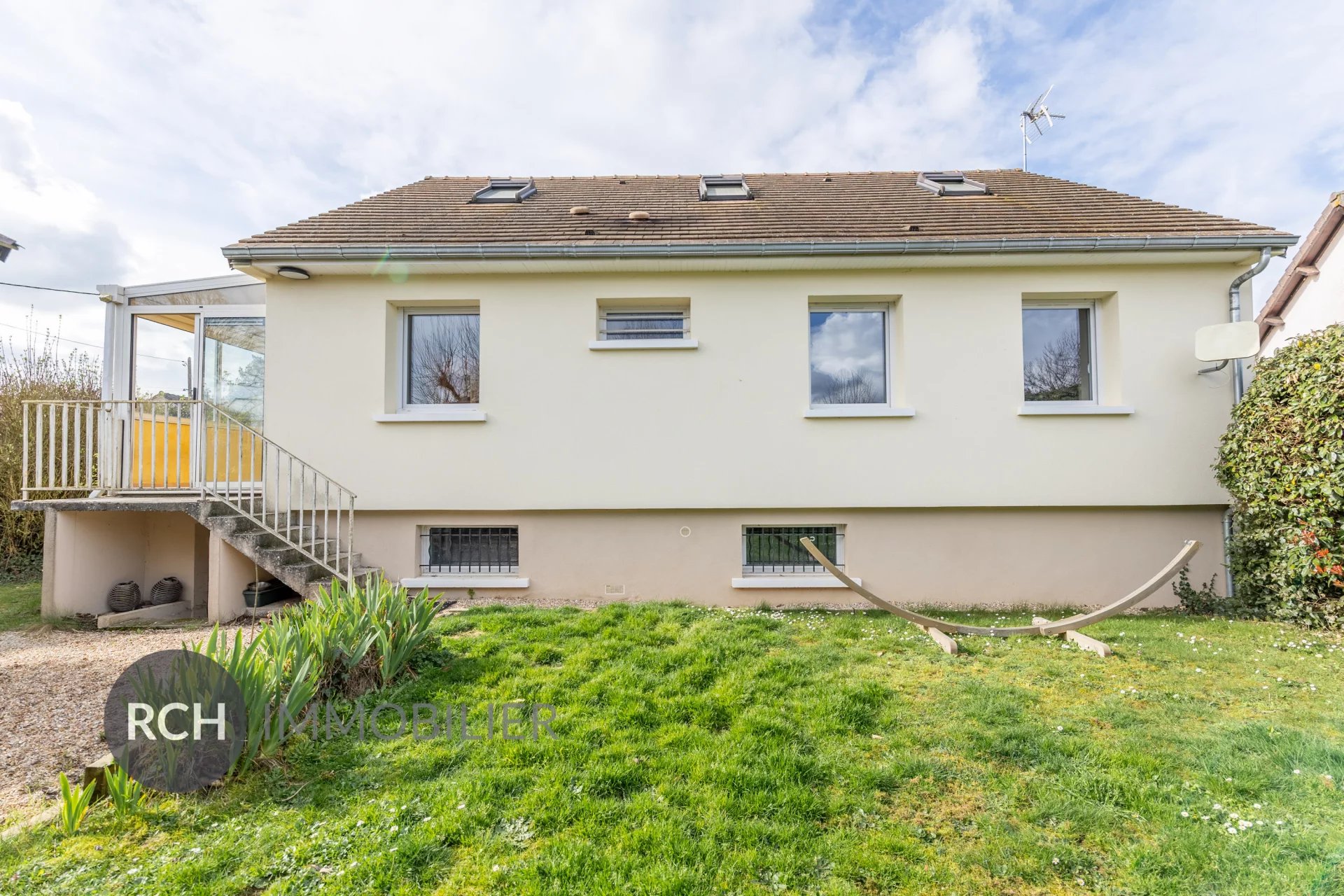 Secteur Gambais - Forêt à pied - Maison familiale avec joli jardin arboré