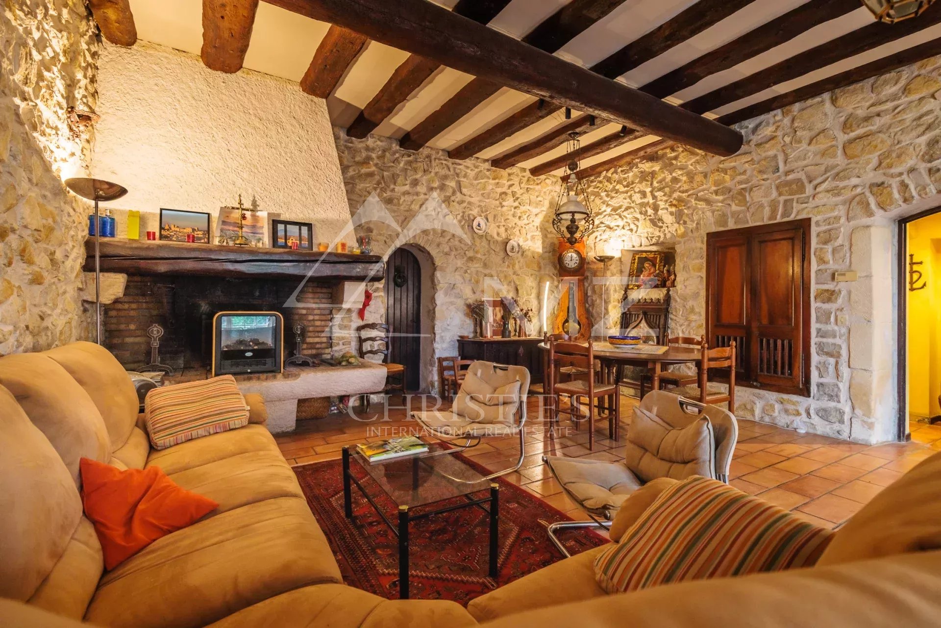 4 Bedroom Villa/Townhouse's Image 4
