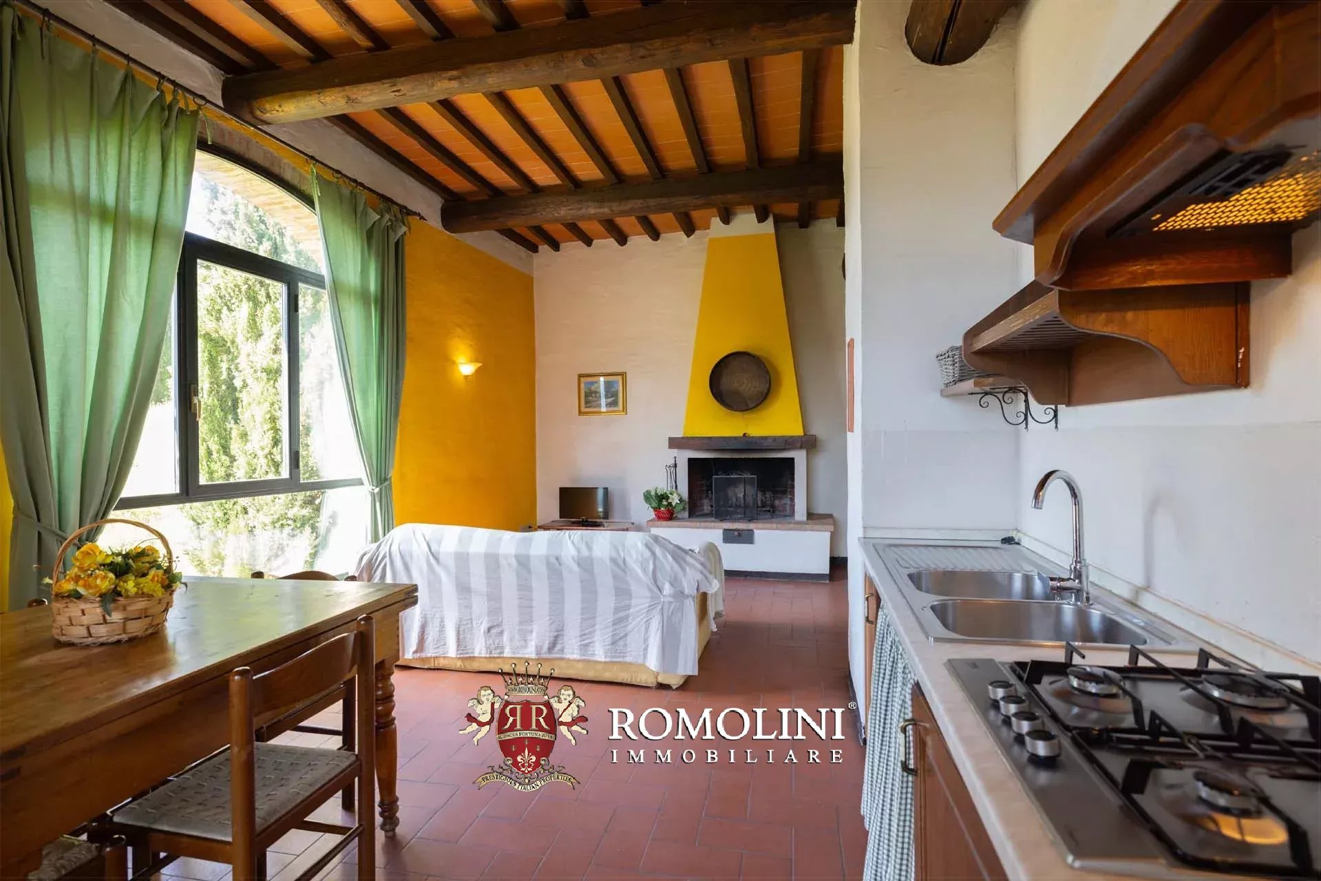 34 Bedroom Vineyard's Image 90