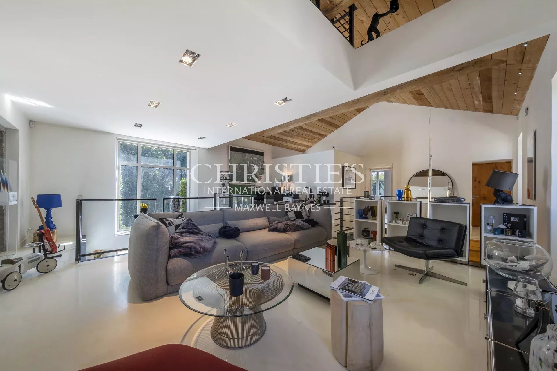13 Bedroom Villa/Townhouse's Image 22