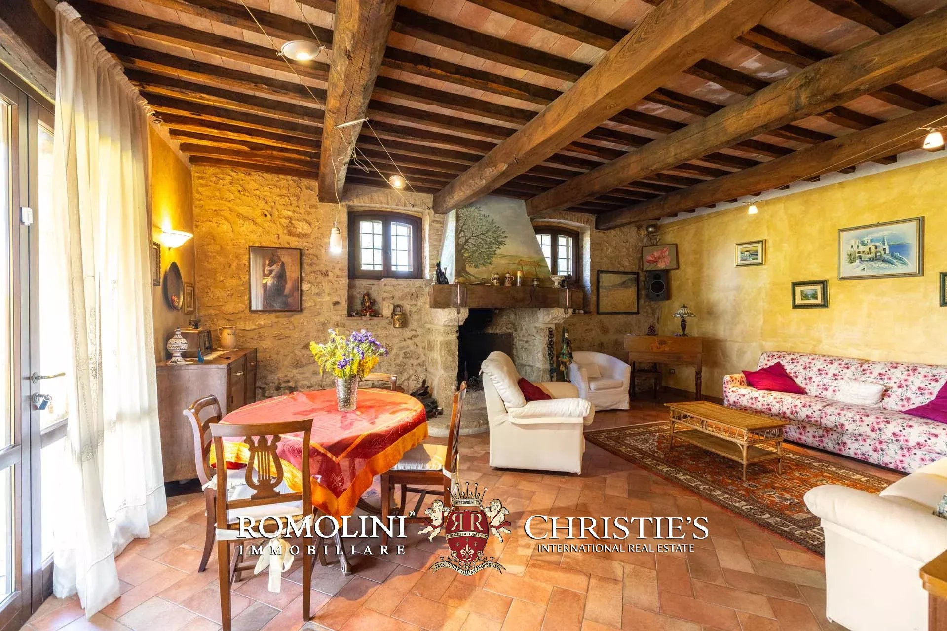 6 Bedroom Villa/Townhouse's Image 24