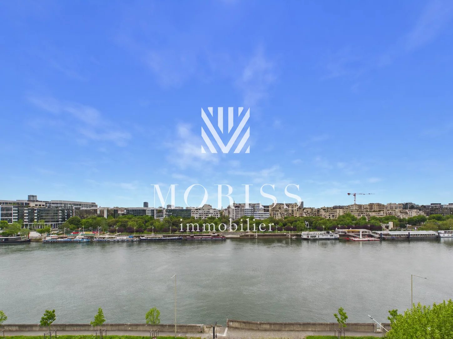 Courbevoie Bécon - 3 pièces de 77m² avec balcon plein Sud et vue - Image Array