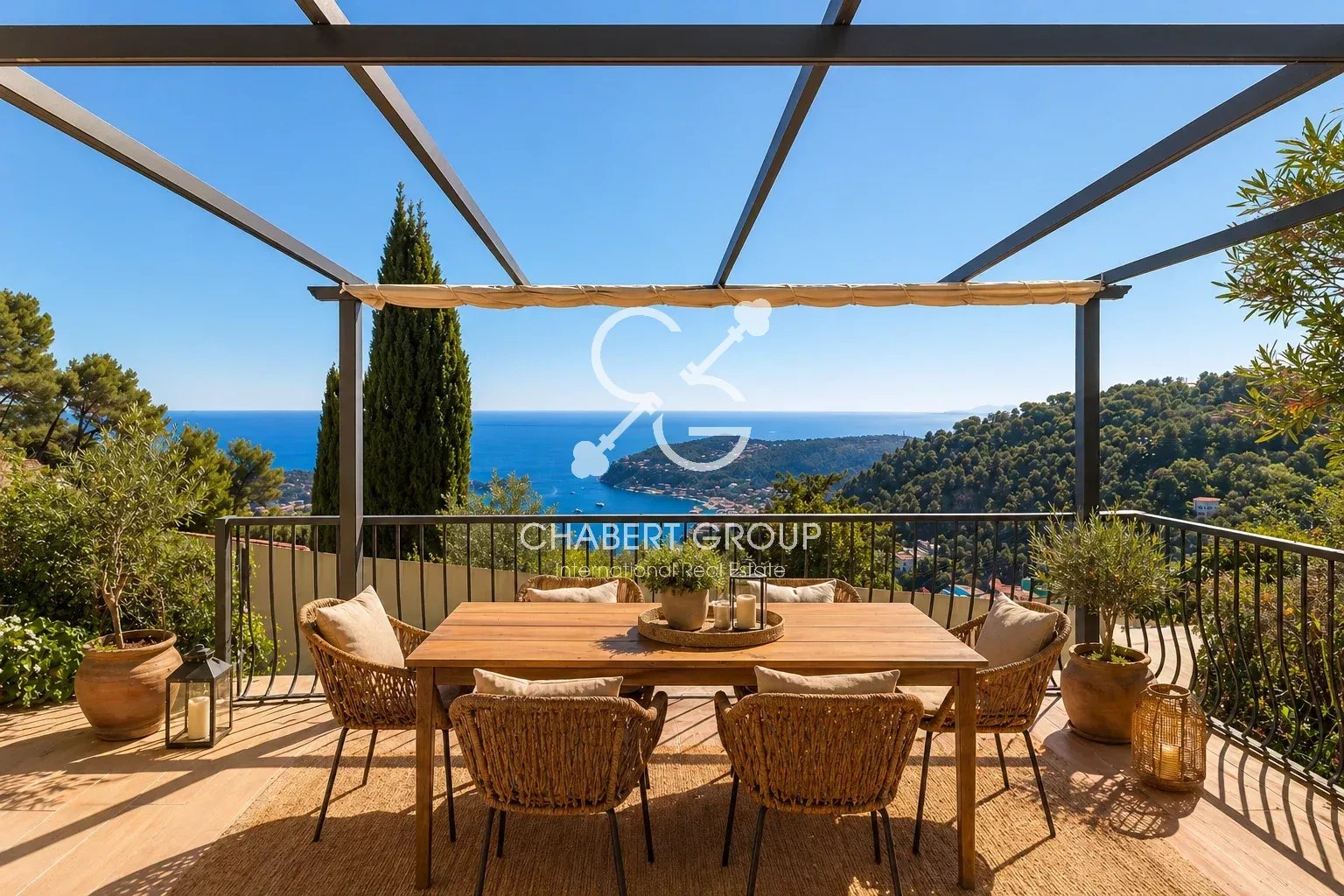 EXCLUSIVE LISTING – VILLEFRANCHE-SUR-MER – 2-BEDROOM HOUSE – 51 SQM – PANORAMIC SEA VIEW – TERRACES – GARAGE
