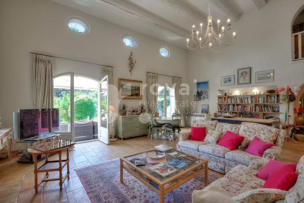 Luxury Family Villa in Châteauneuf-de-Grasse | Provençal Estate — photo 7