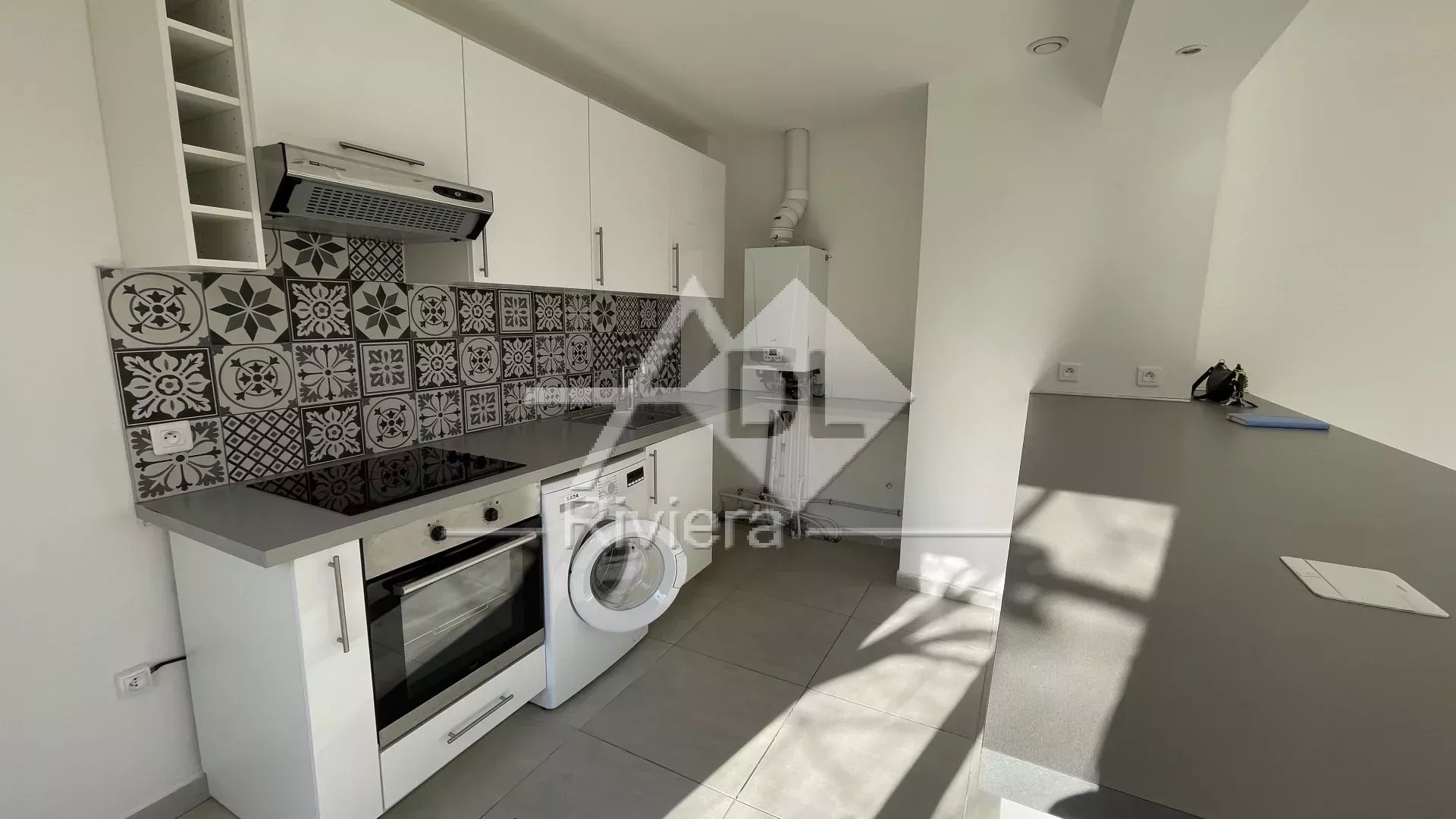 Trois pièces avec jardin + BOX