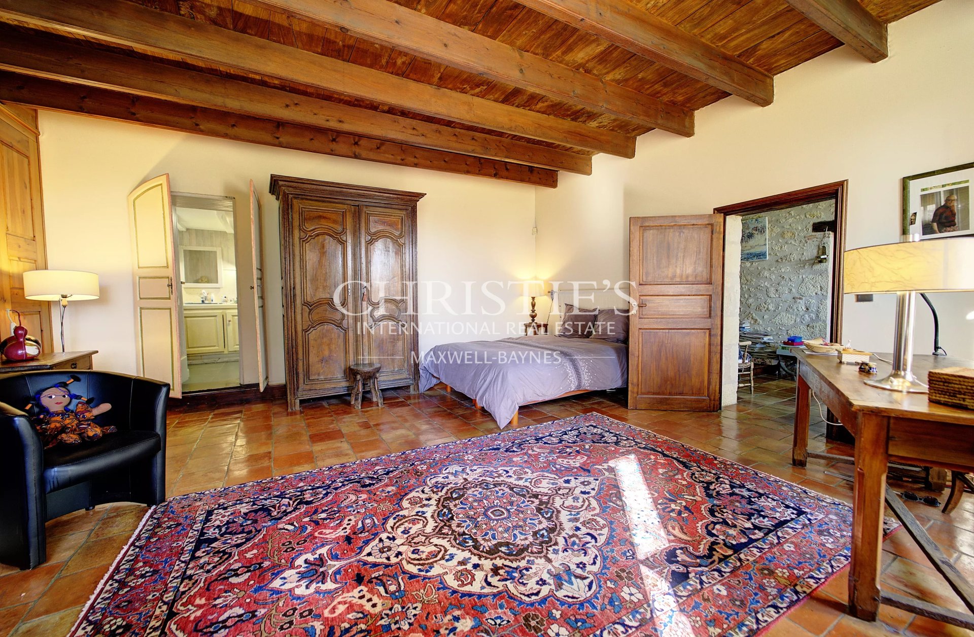 8 Bedroom Villa/Townhouse's Image 3