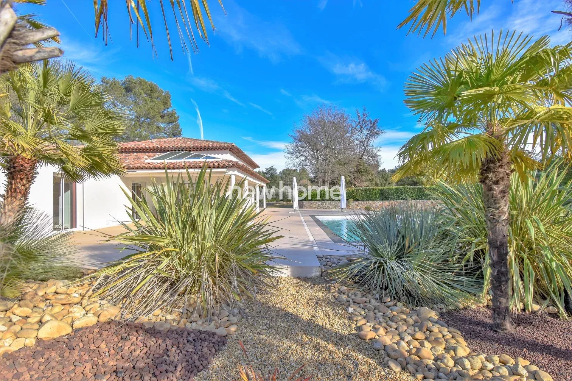 Magnifique villa de 220 m² avec tout le confort moderne à pied du village de Lorgues