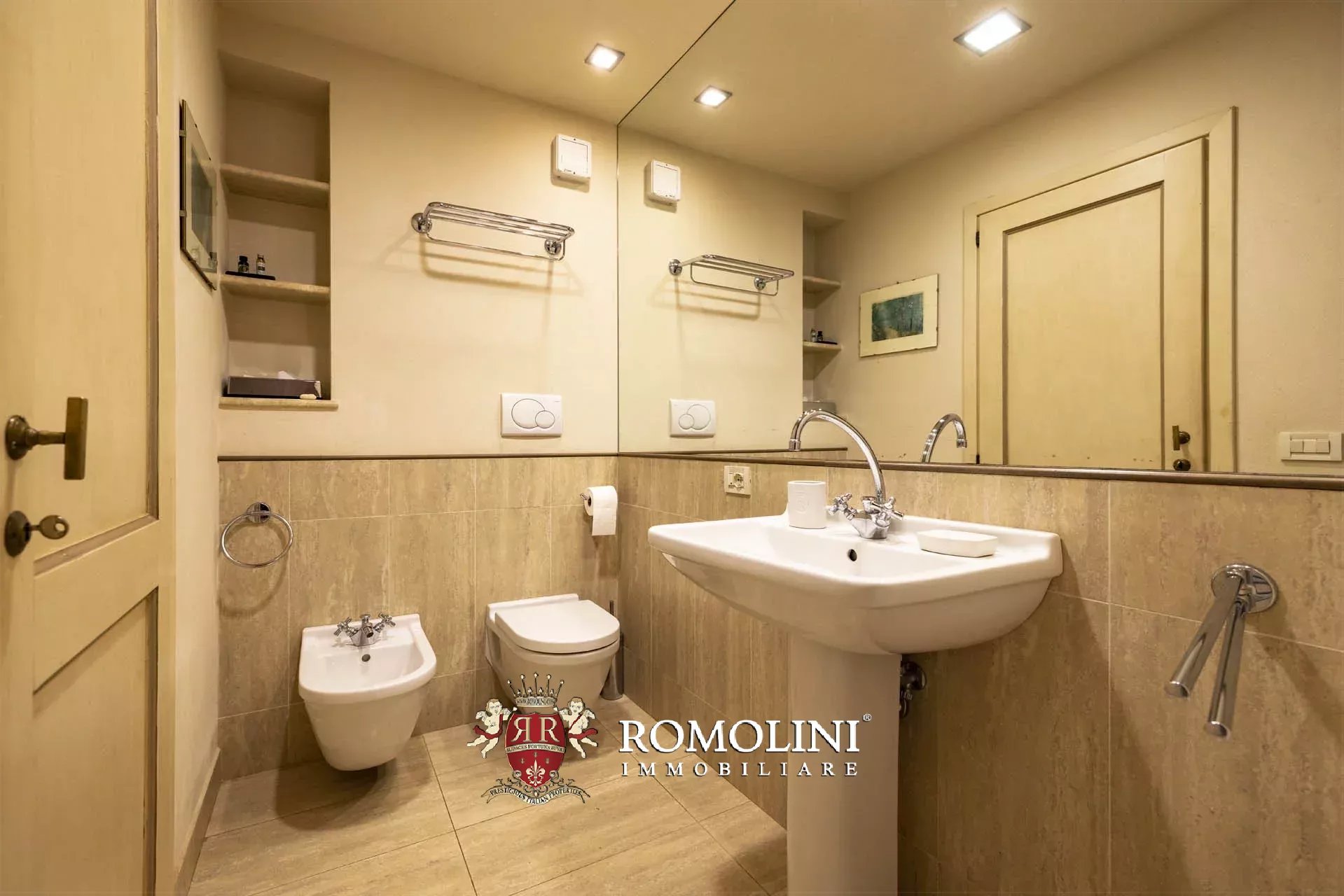6 Bedroom Villa/Townhouse's Image 73