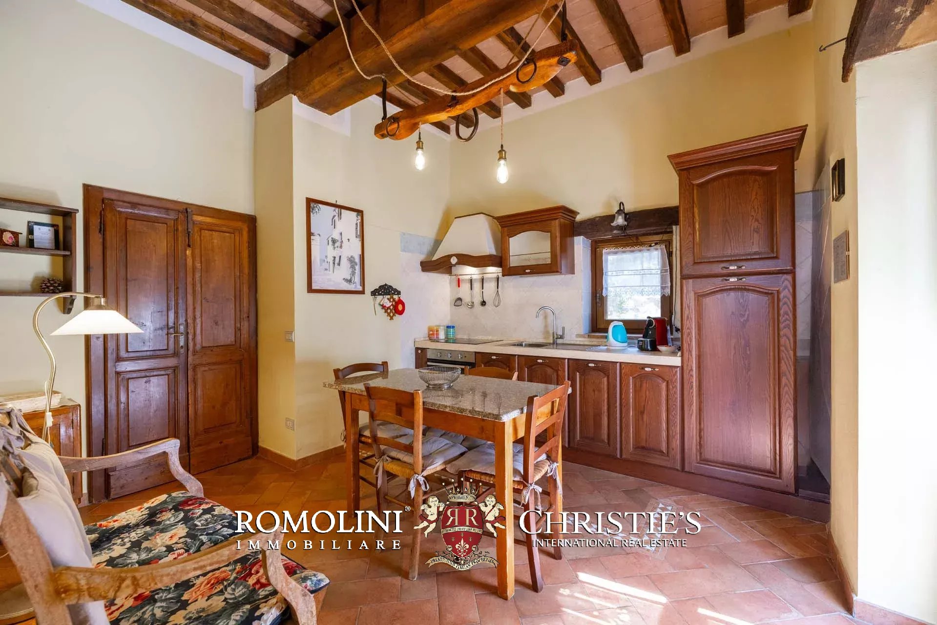 6 Bedroom Villa/Townhouse's Image 45