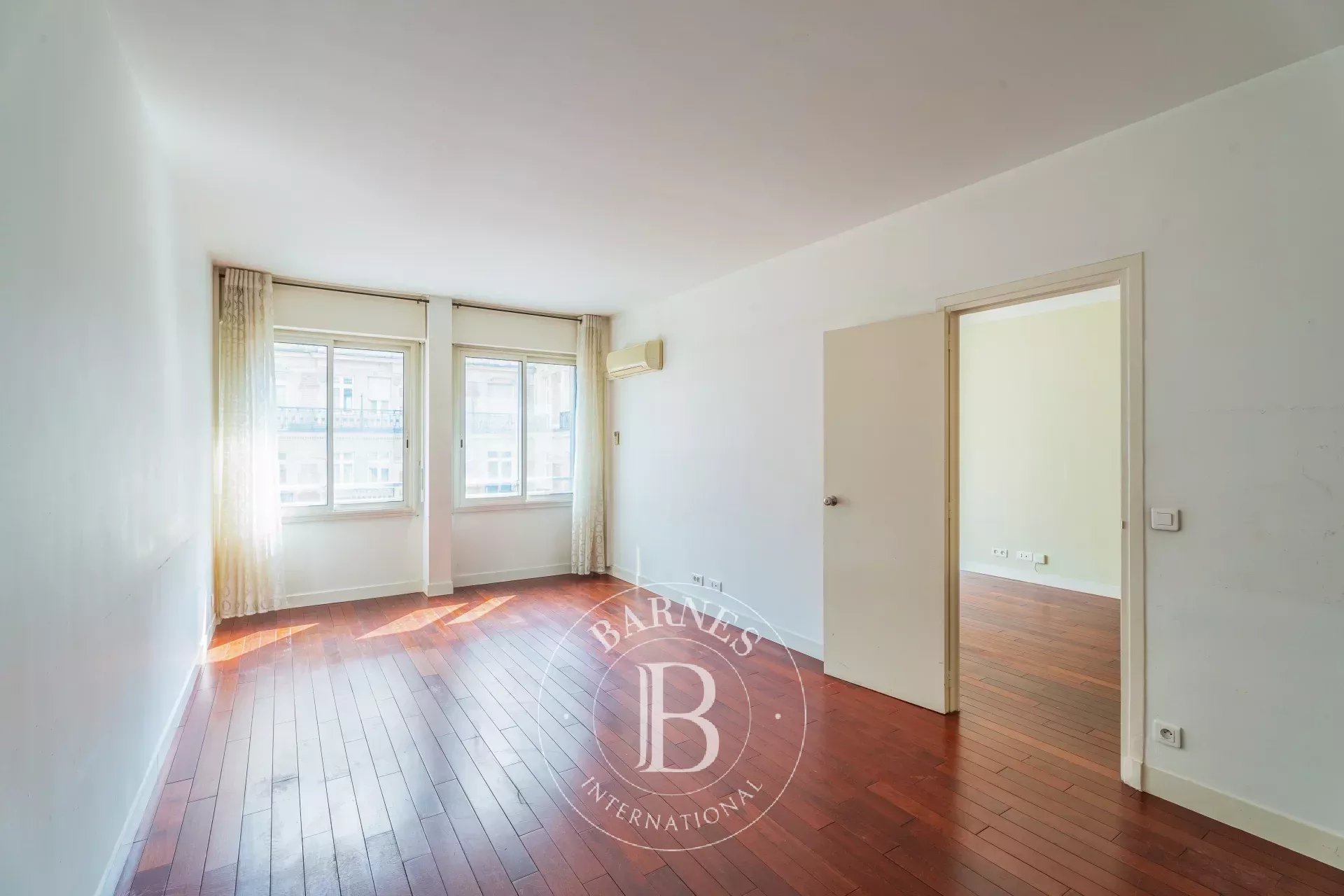 Daire Paris 8ème - picture 8