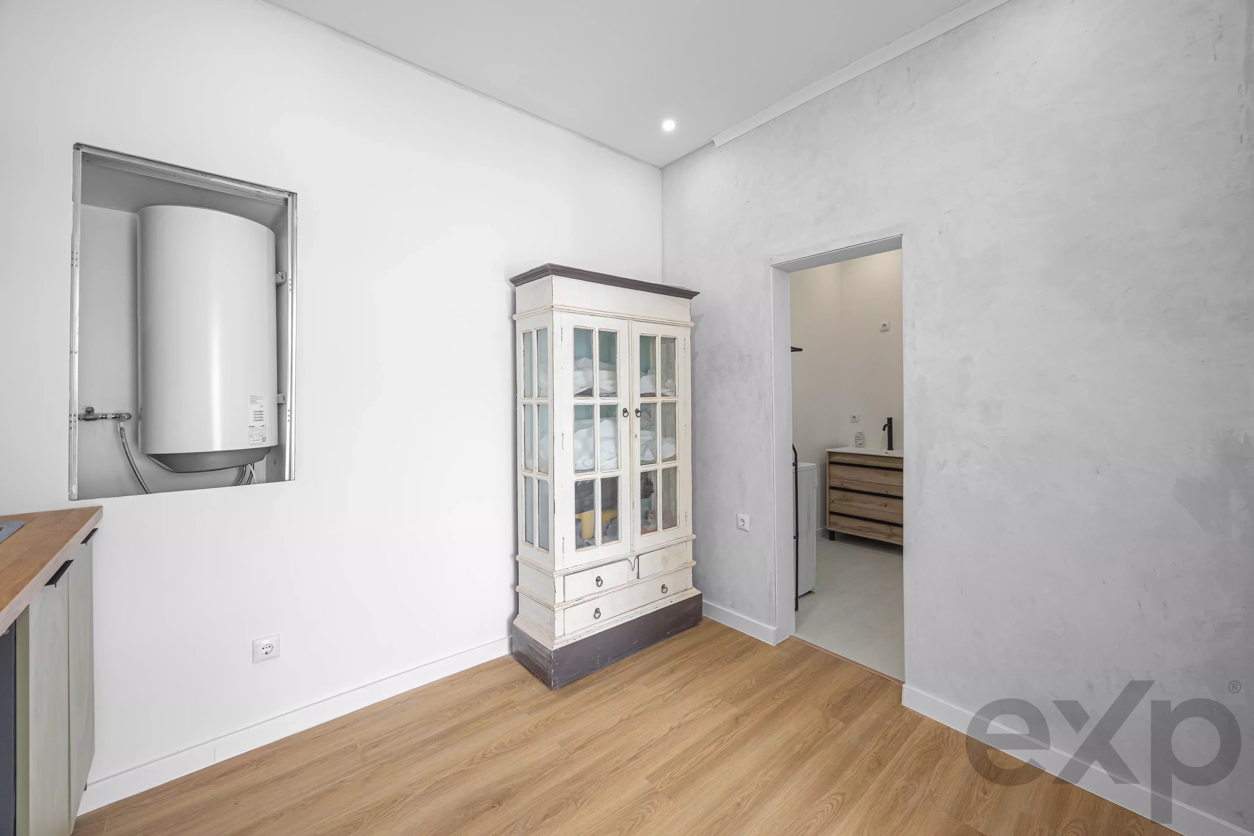Renovated 2‑bedroom apartment 86742200 image 4