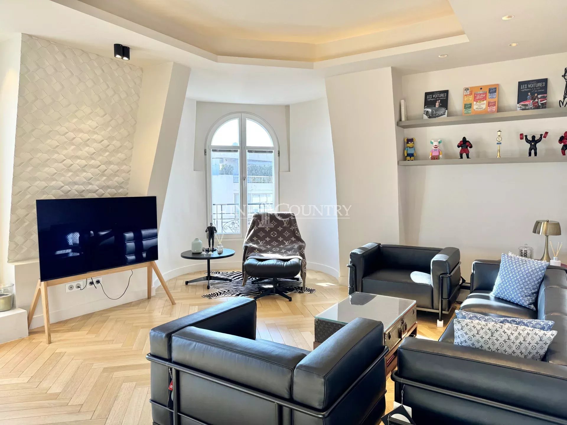 Photo of Topfloor apartment for sale in the Banane, Cannes