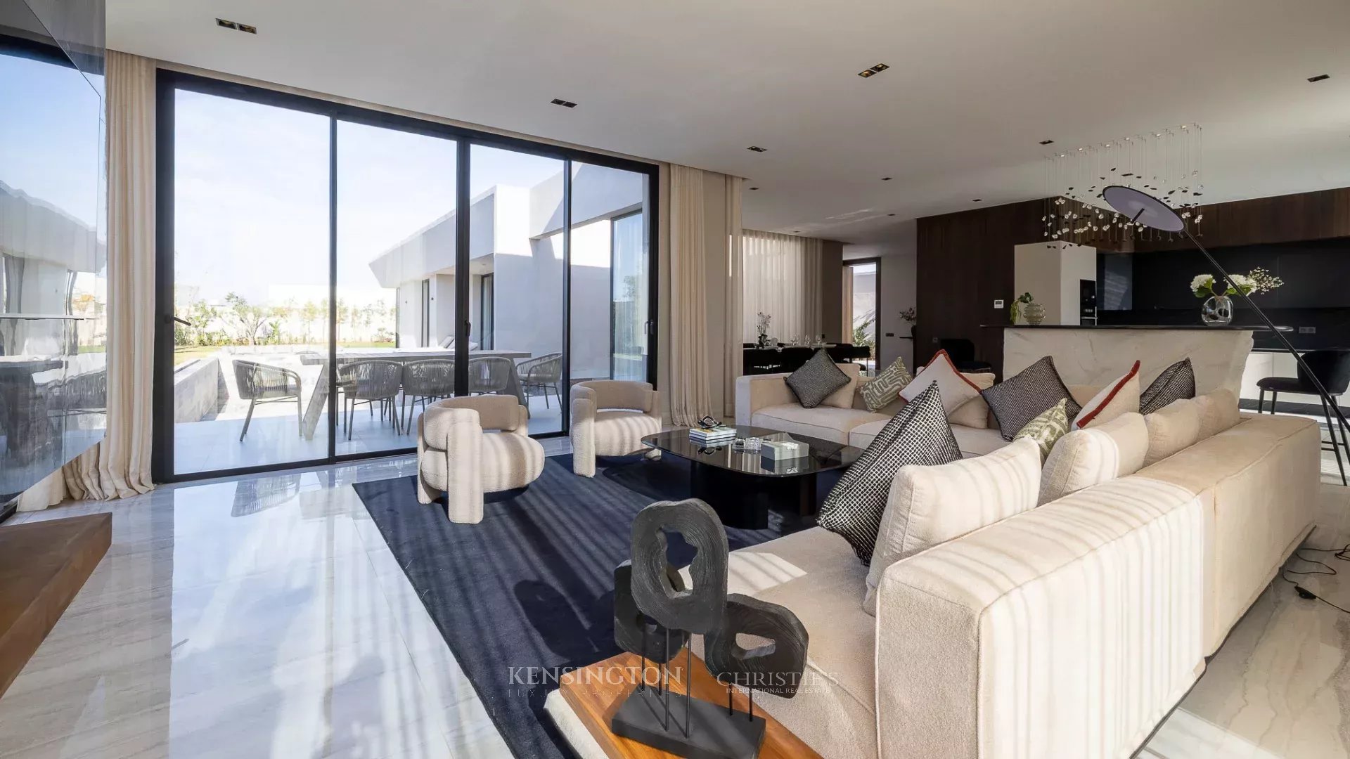 5 Bedroom Villa/Townhouse's Image 4