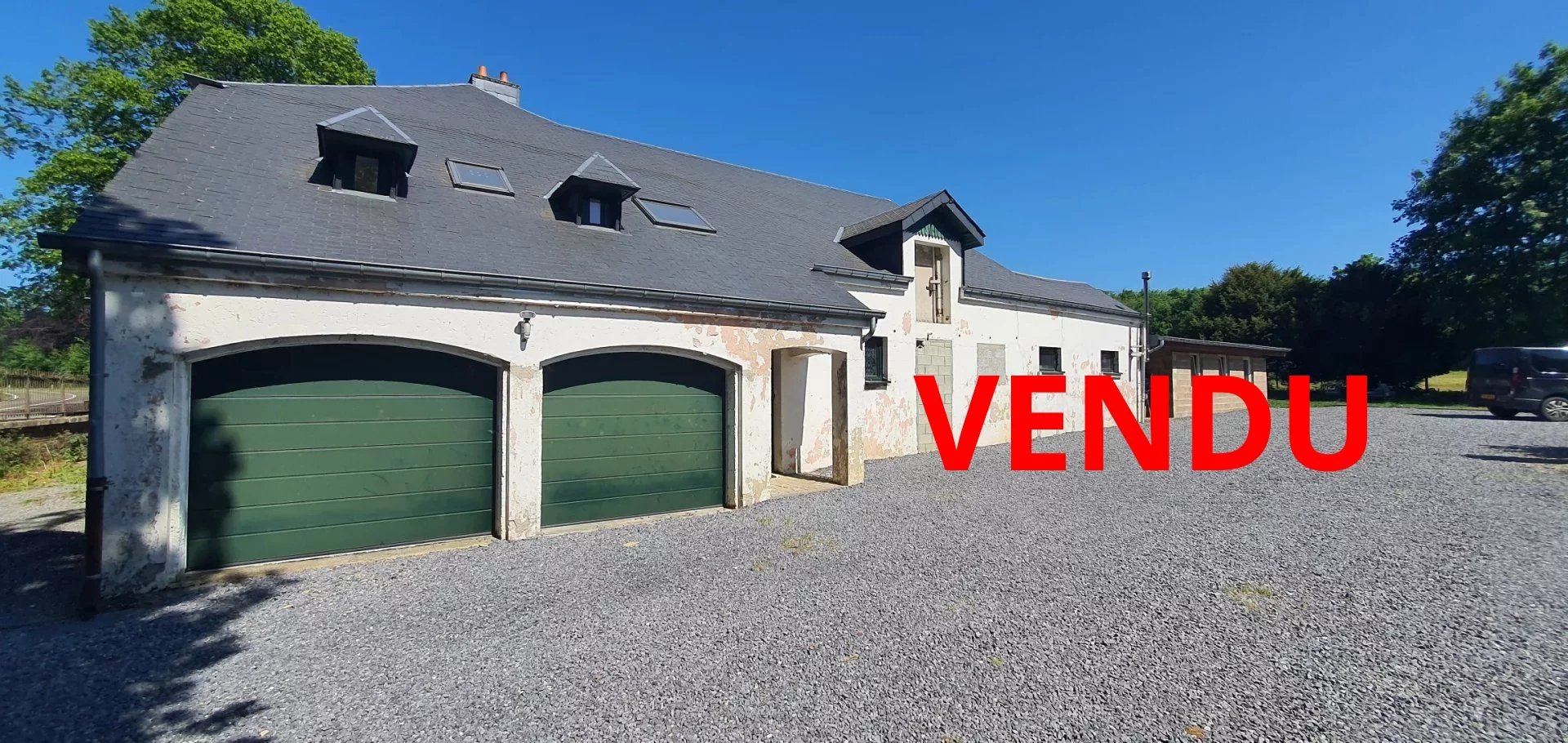 Maison style fermette à Arlon sur 1 hectare à côté du golf