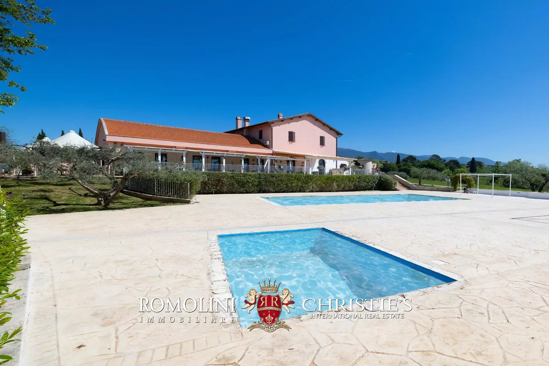 35 Bedroom Villa/Townhouse's Image 17
