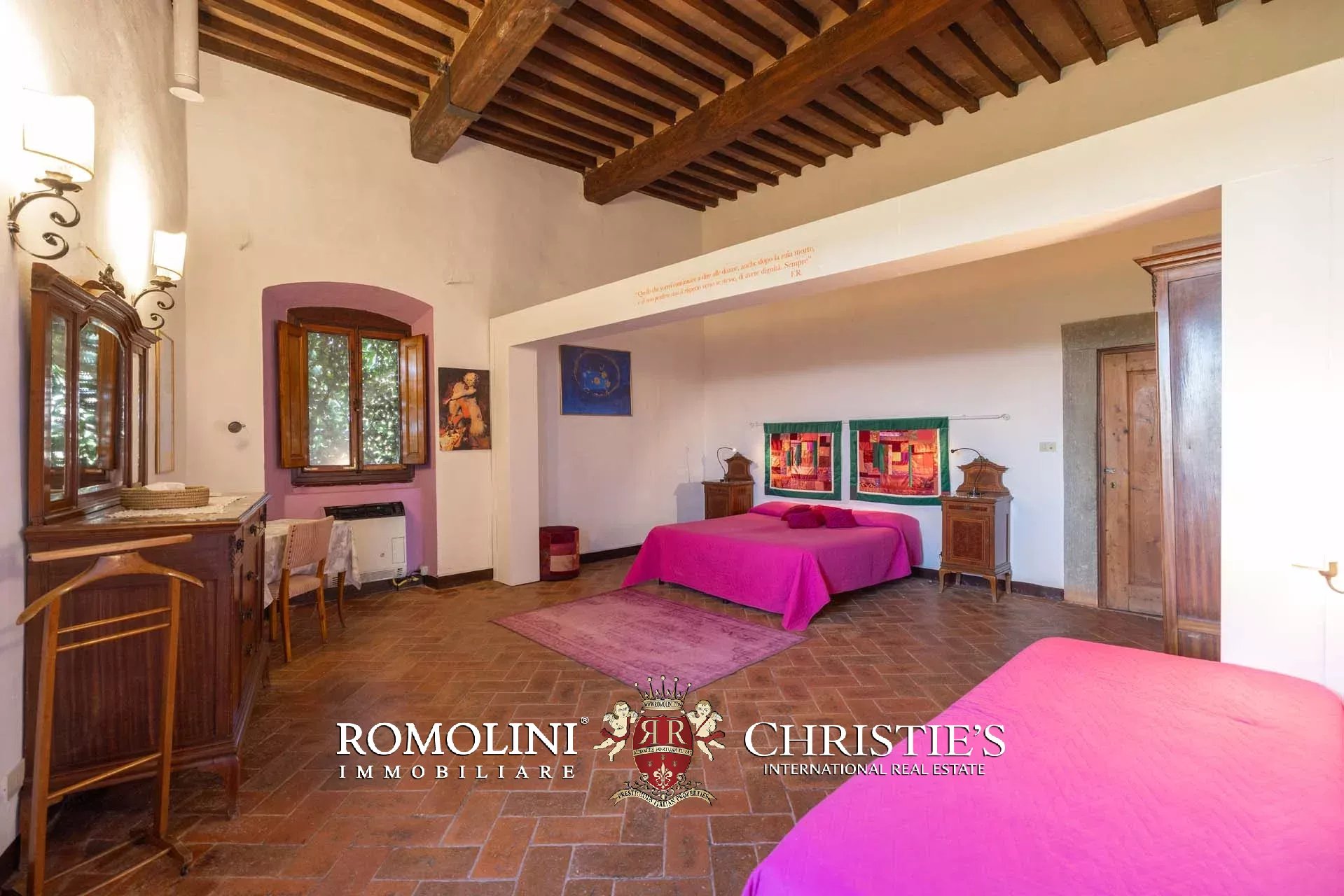 10 Bedroom Villa/Townhouse's Image 34