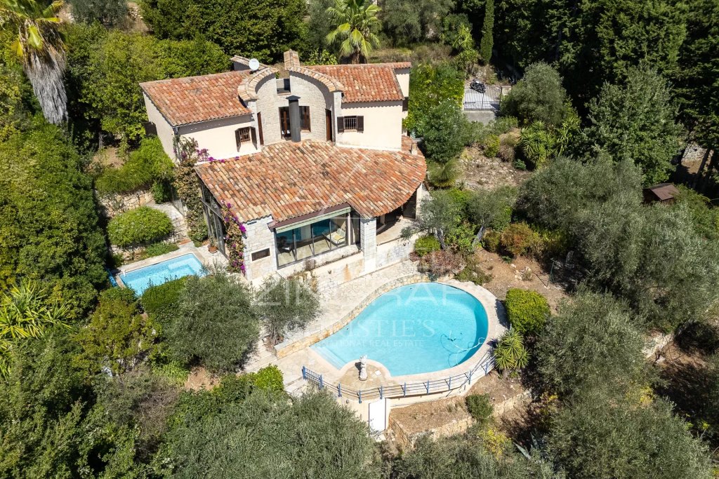 Villa for sale in Cabris — Architect-designed villa with sea view and olive grove