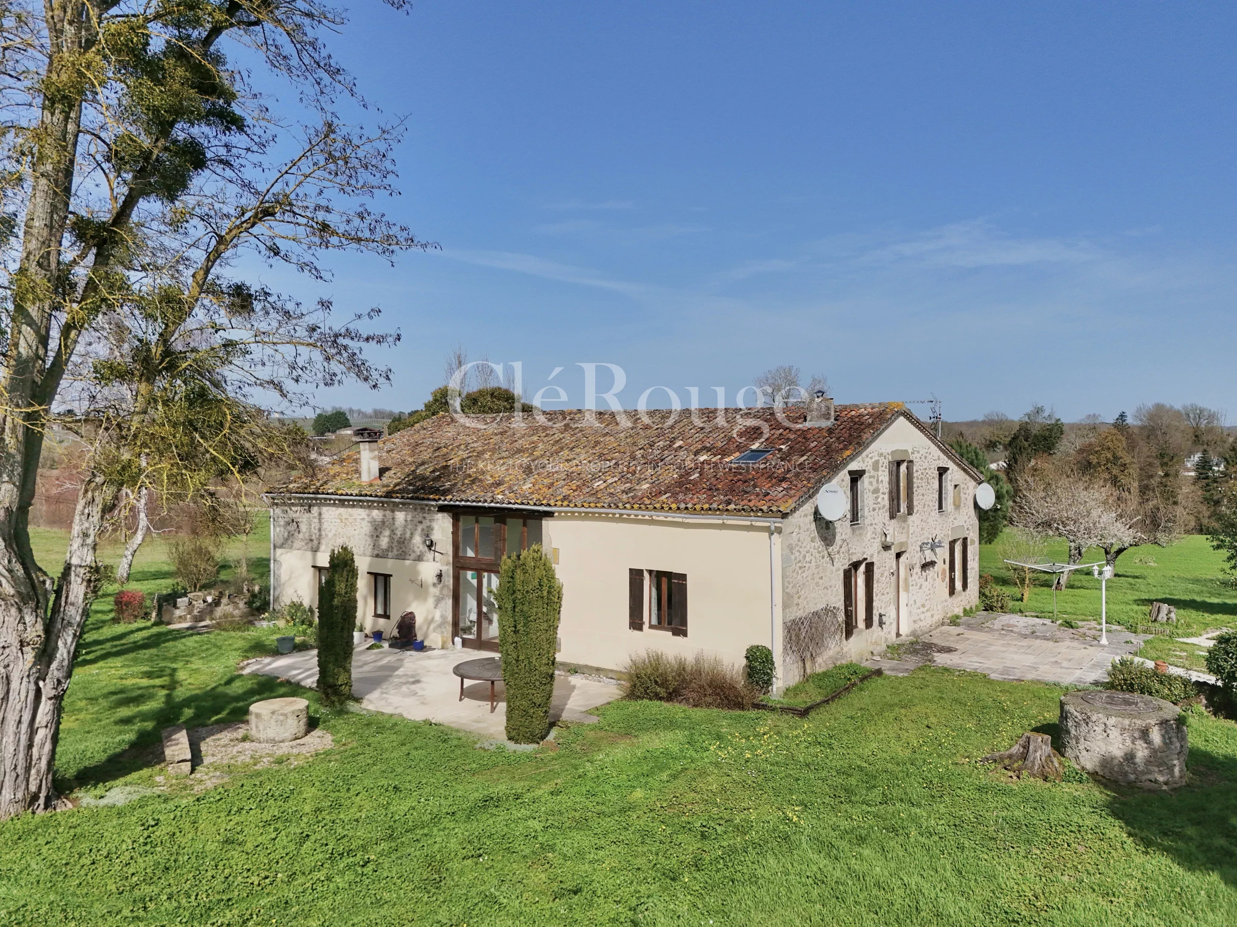 House in Sauveterre-de-Guyenne - view 1