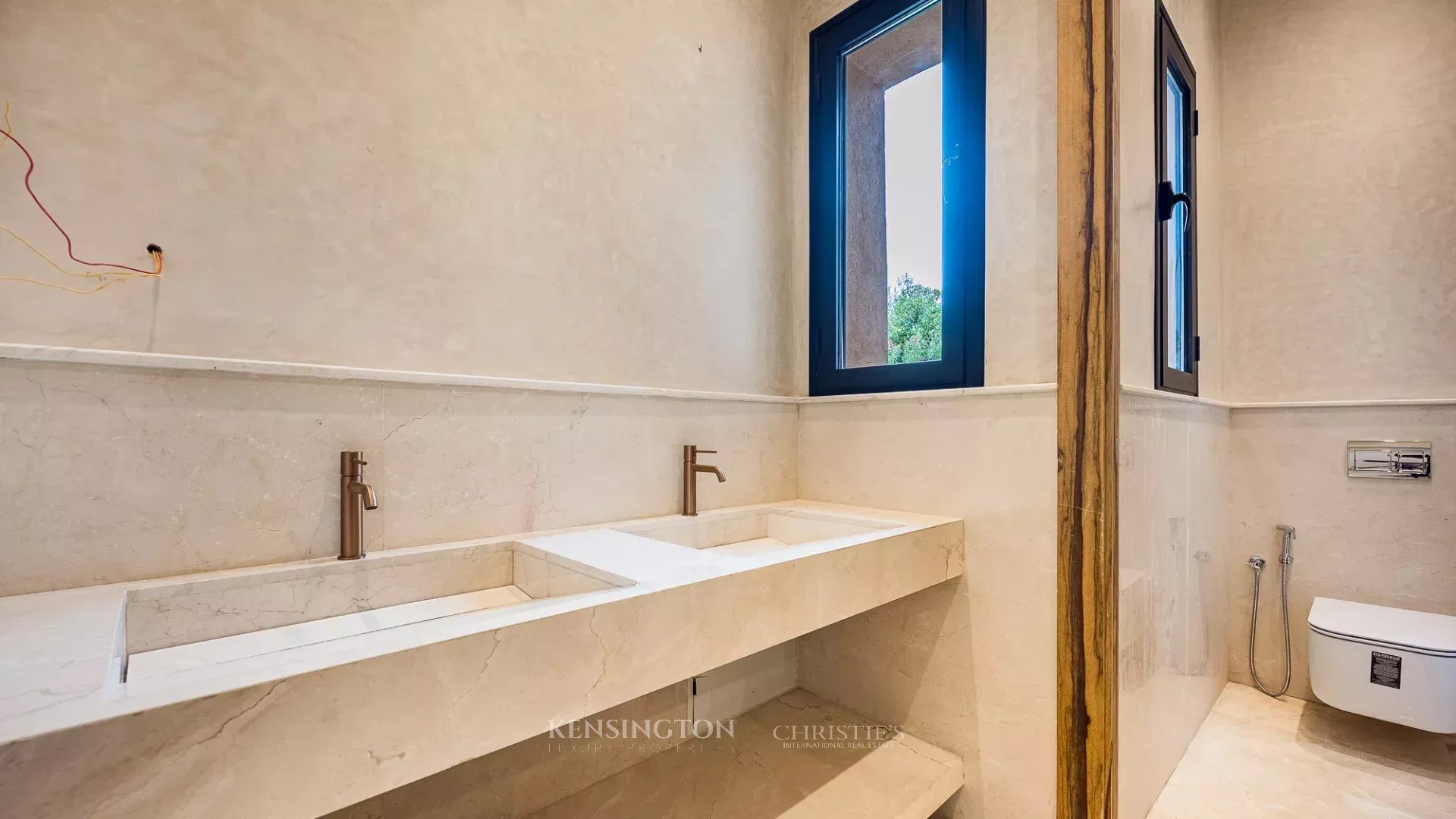 6 Bedroom Villa/Townhouse's Image 37