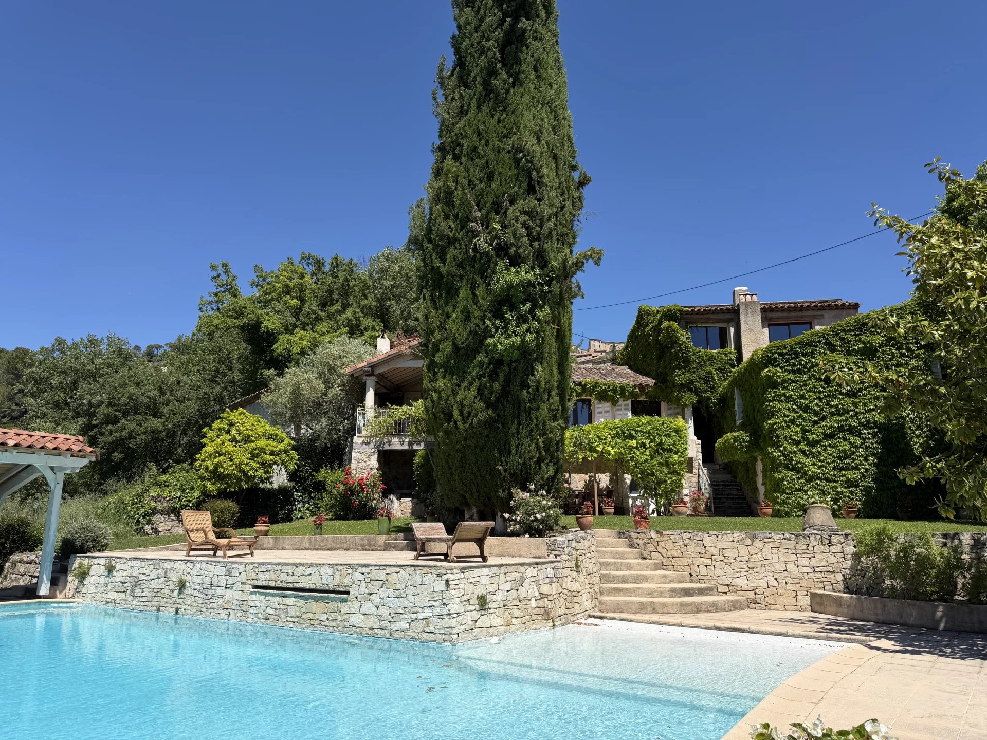 Charming old stone farmhouse with character - Callian