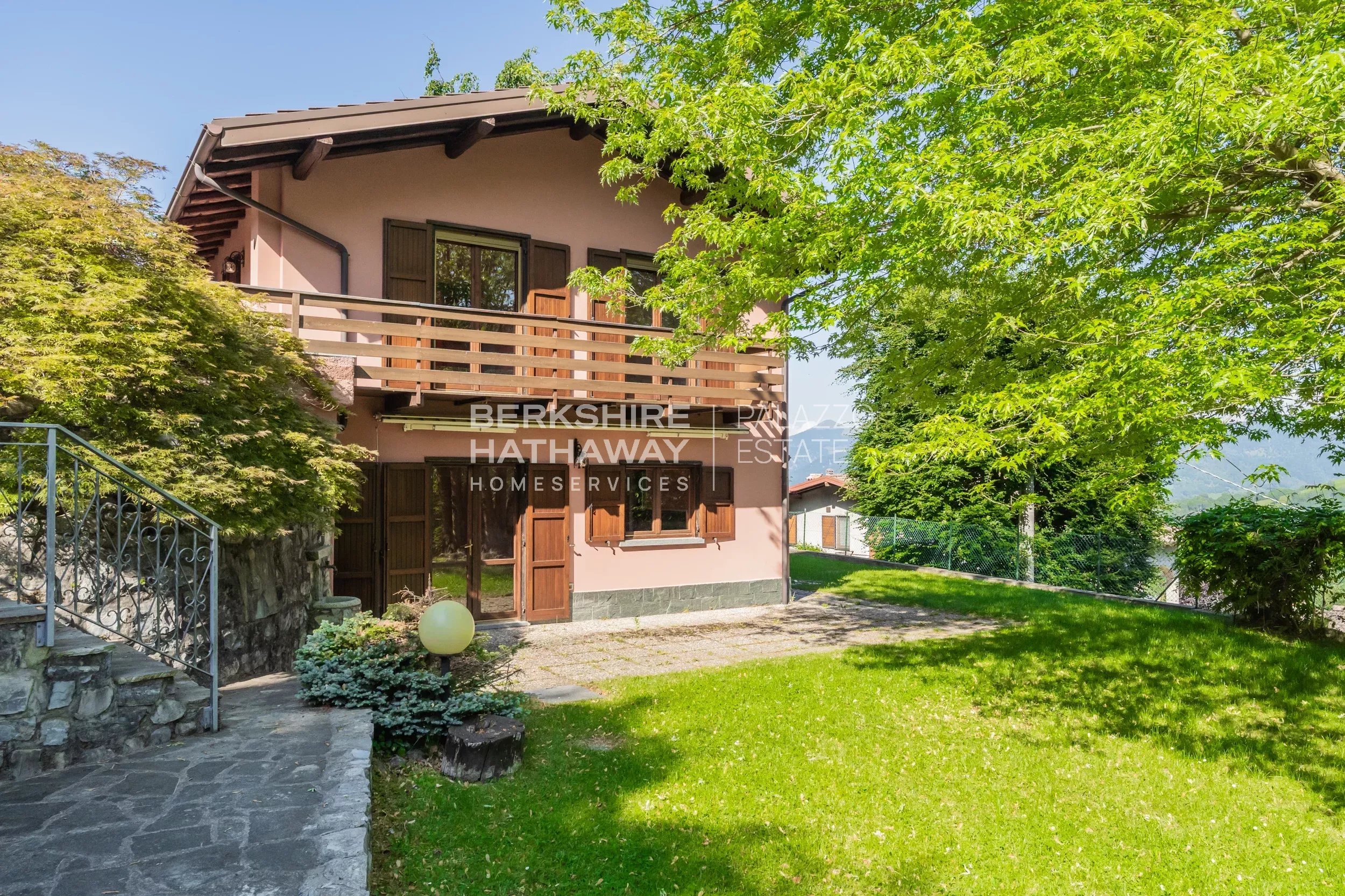 House in Alta Valle Intelvi - view 1