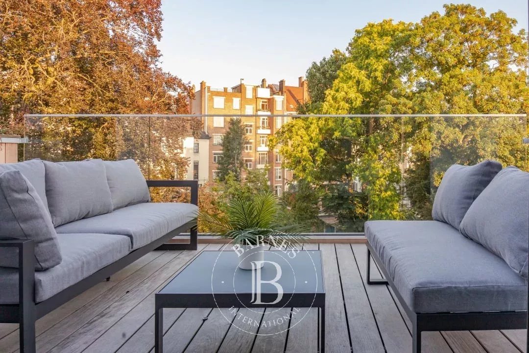 Stéphanie/Chatelain - furnished 3-bedroom penthouse