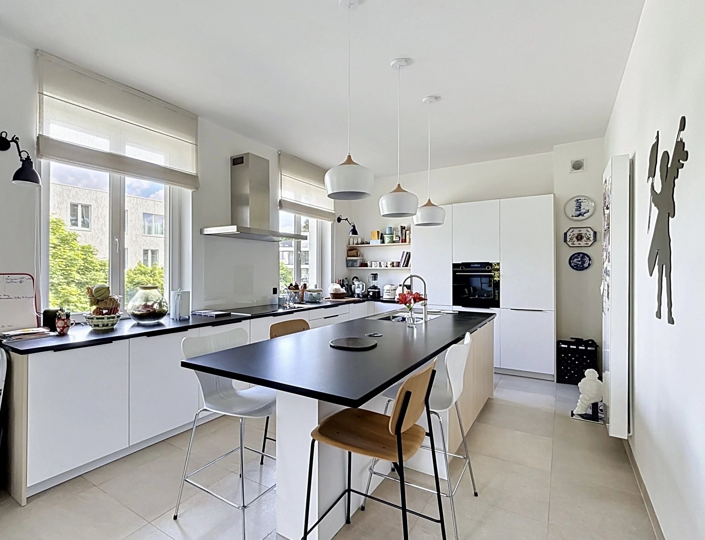 Observatory Neighborhood, a 3-facade house fully renovated on a 350m2 south-facing plot.