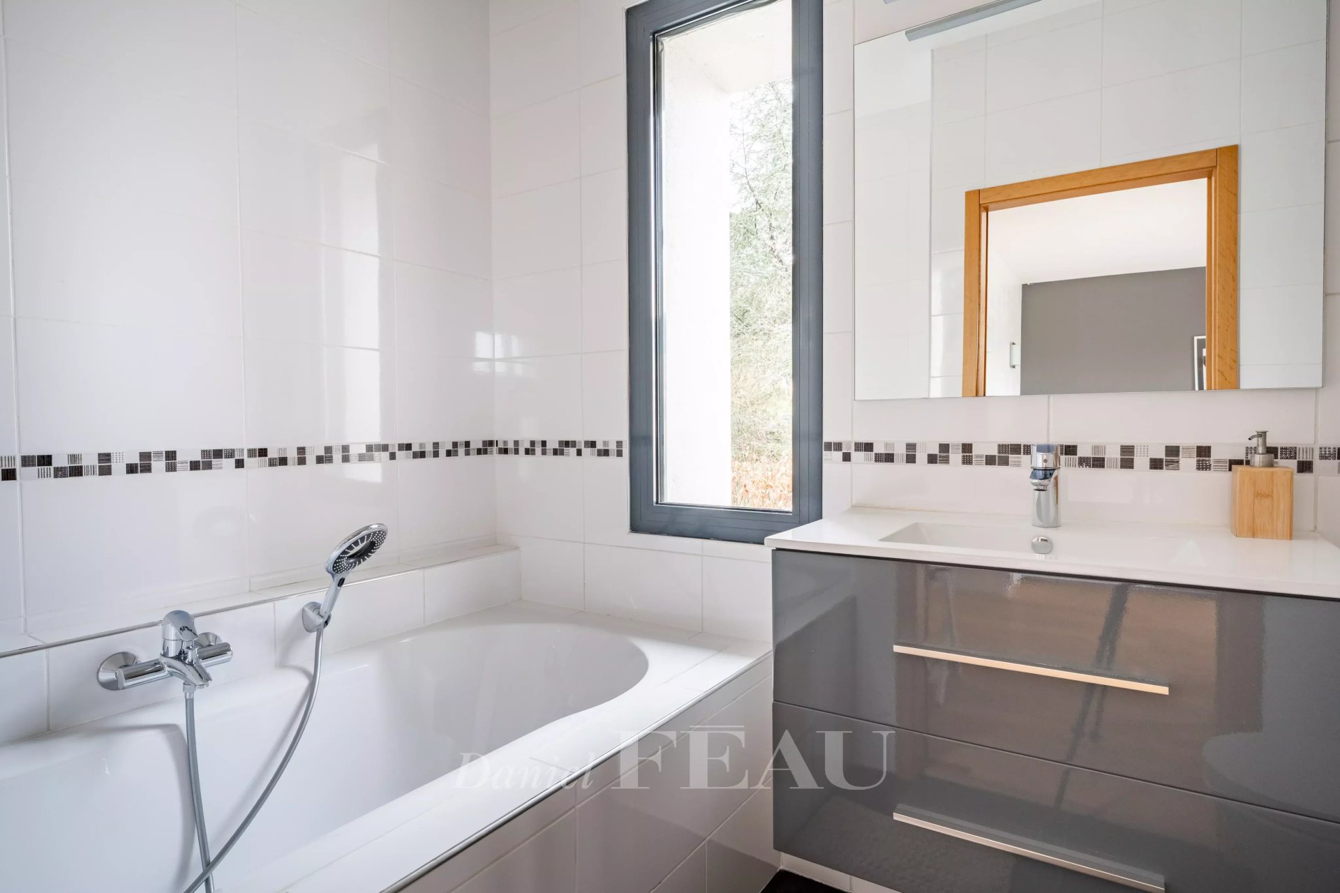 6 Bedroom Villa/Townhouse's Image 14