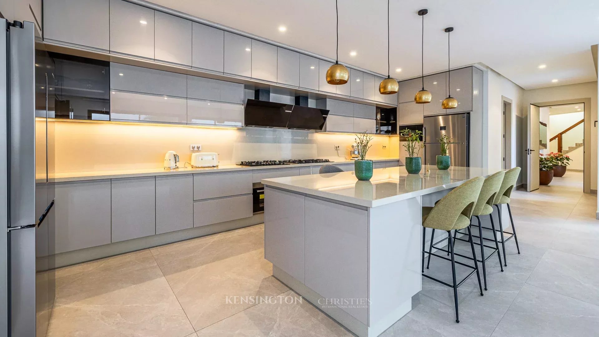 8 Bedroom Villa/Townhouse's Image 29