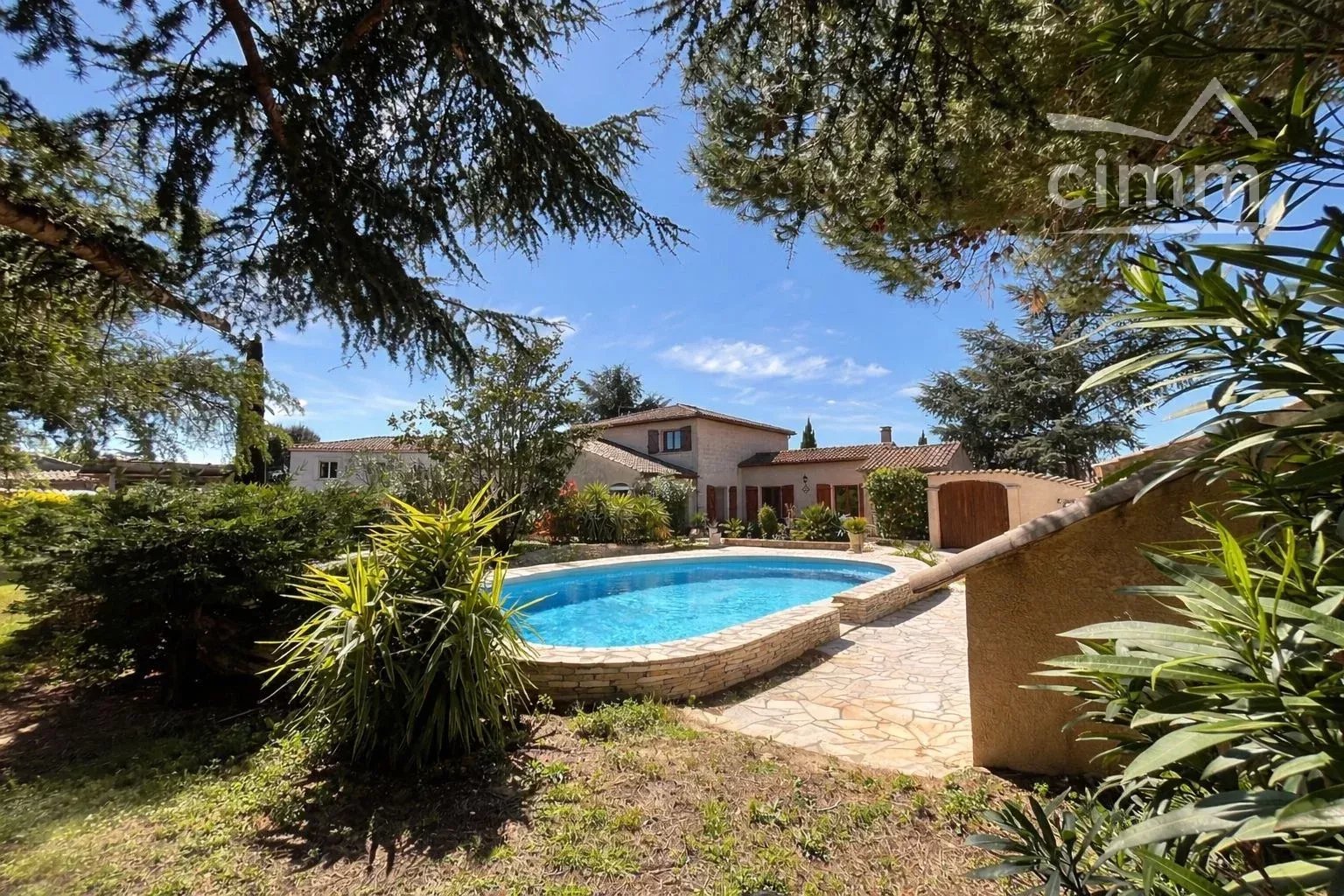 Agence immobilière de 