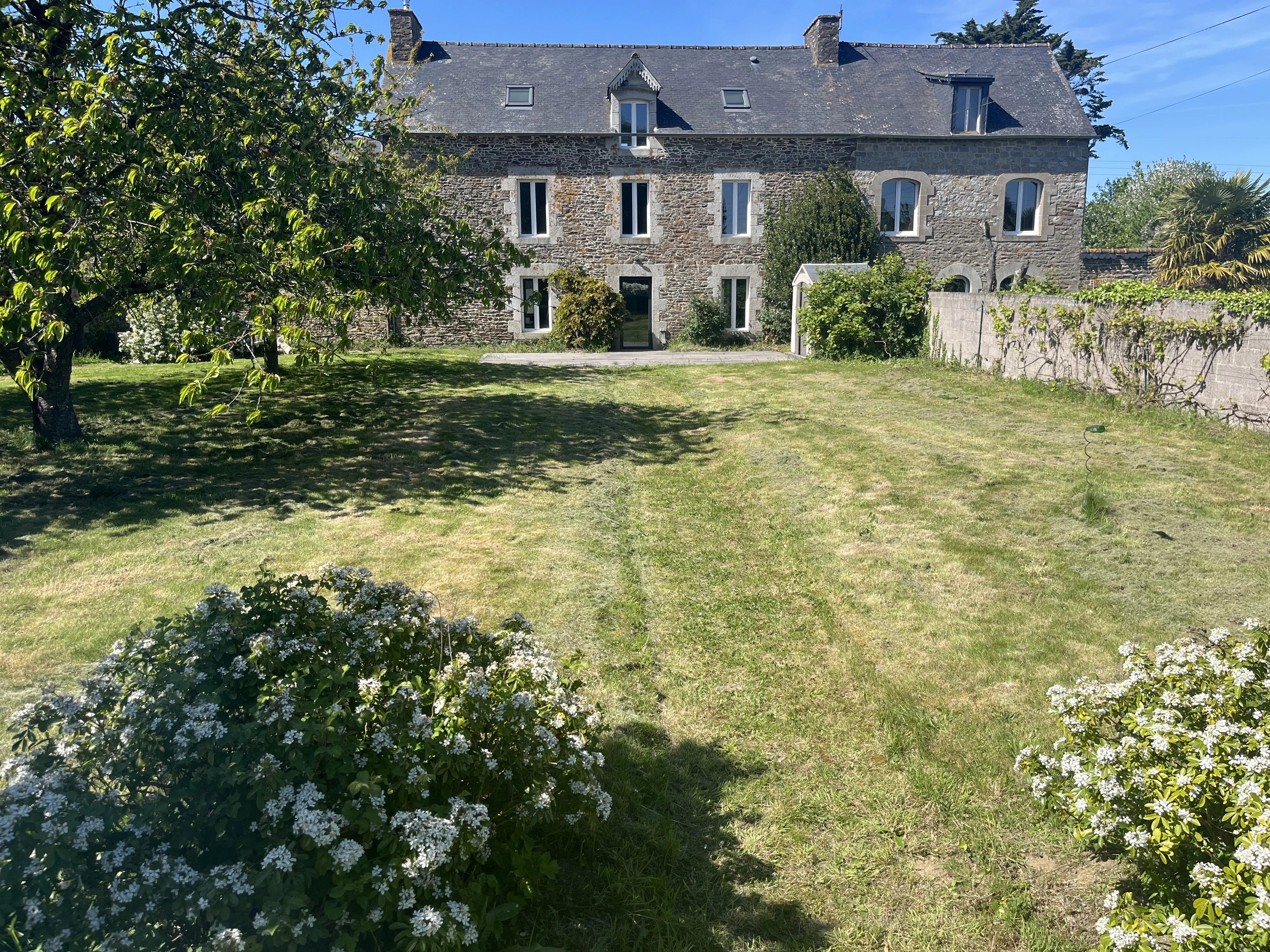 EXCLUSIVITE Rance IMMO – Le charme de la pierre, l’esprit de famille, la lumière du Sud